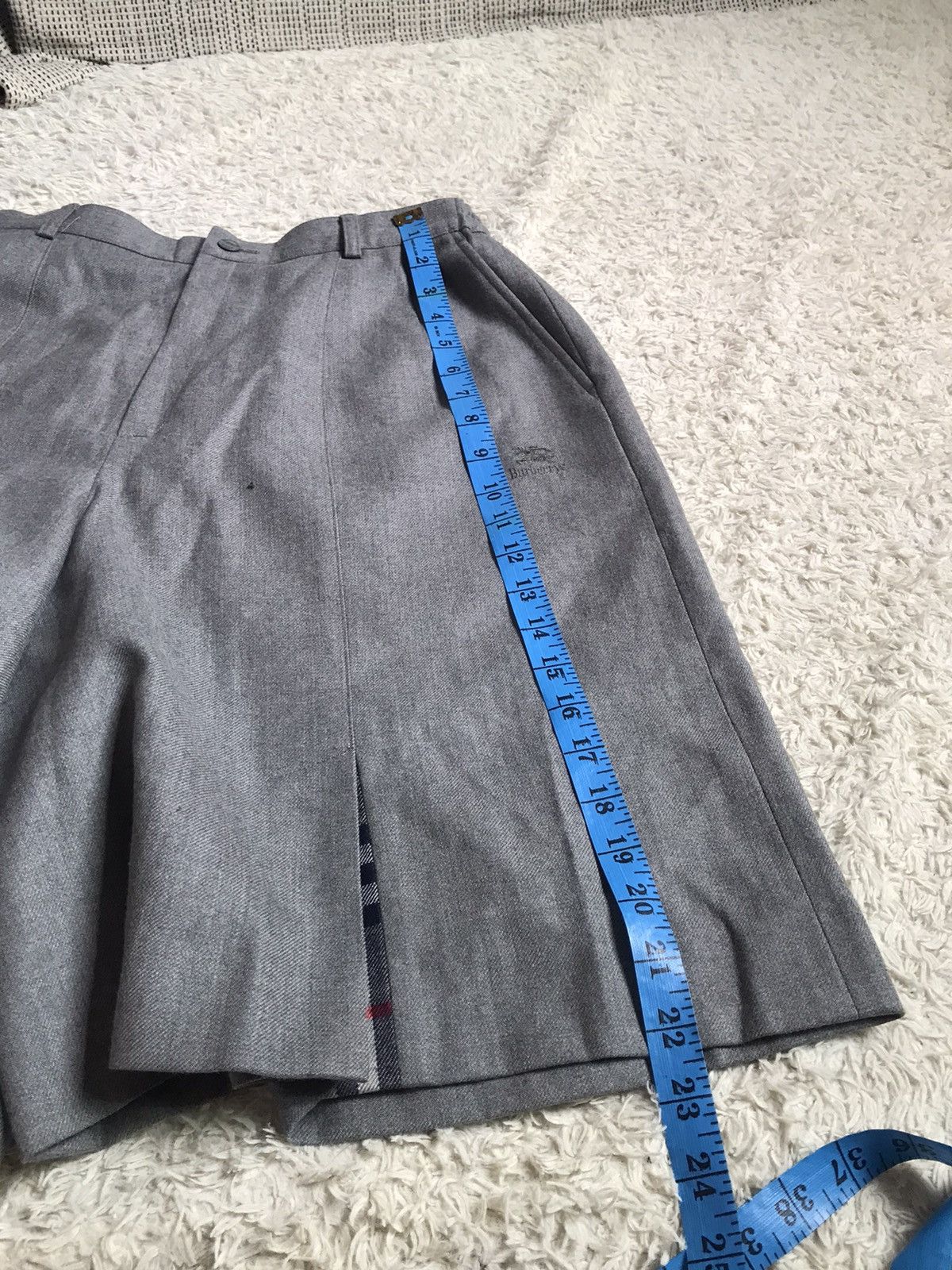 Burberry × Vintage ‼️VINTAGE BURBERRY GOLF SHORTPANT WOOL BAGGY STYLE ‼️ Size US 28 / EU 44 - 9 Thumbnail