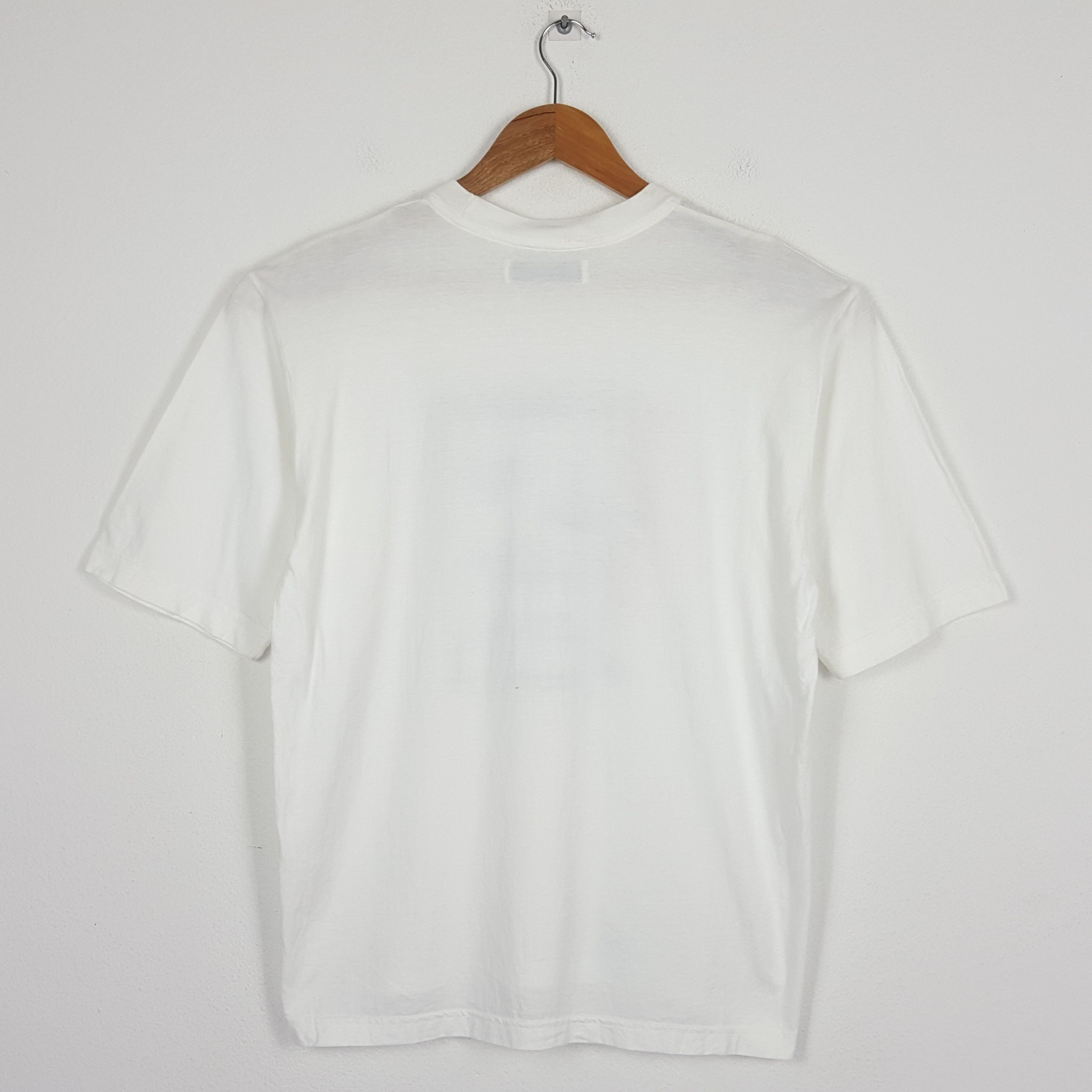Burberry × Vintage Vintage Burberry's OF LONDON nice design t-shirt cp1 Size US L / EU 52-54 / 3 - 3 Thumbnail