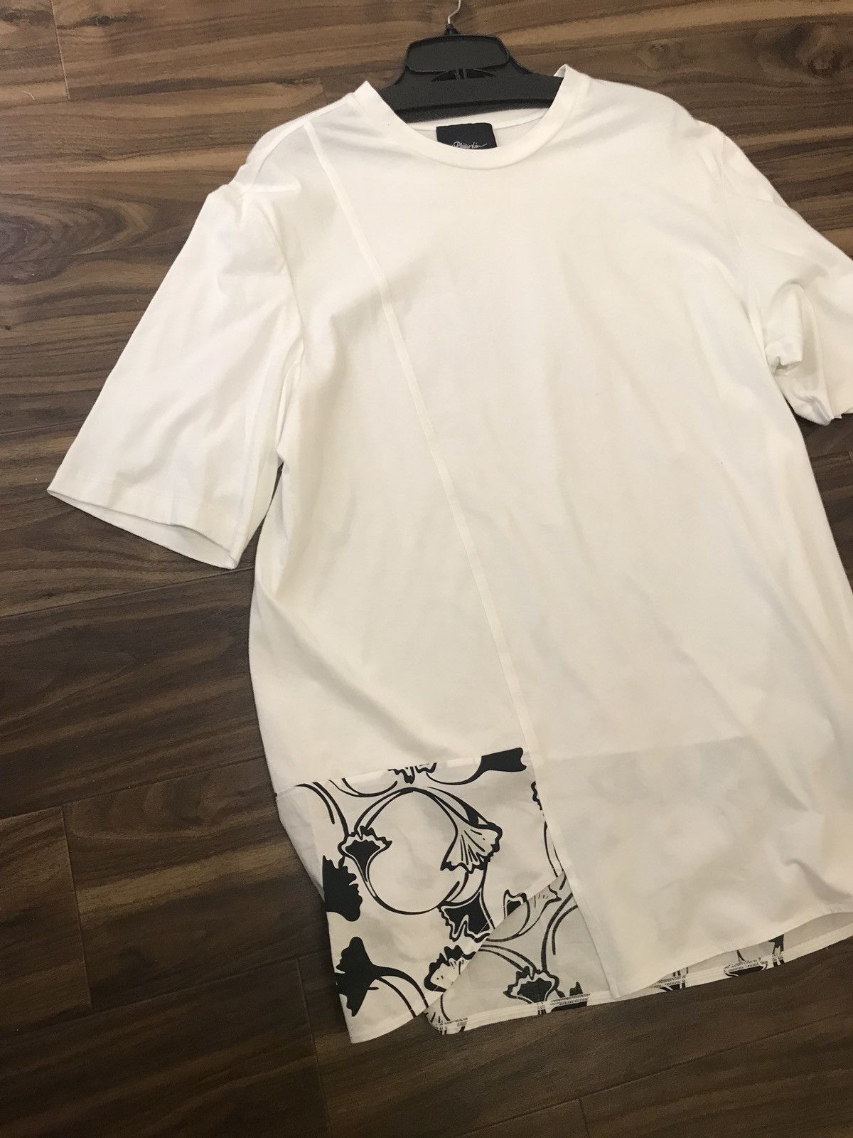 3.1 Phillip Lim White Tee With Floral Bottom Detail Size US M / EU 48-50 / 2 - 5 Thumbnail