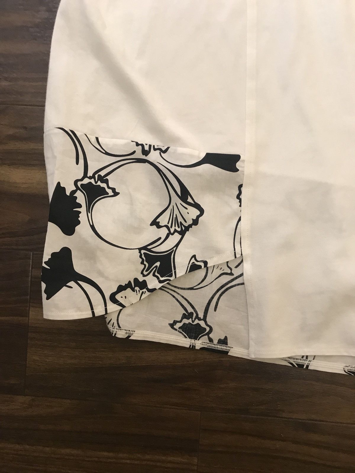 3.1 Phillip Lim White Tee With Floral Bottom Detail Size US M / EU 48-50 / 2 - 6 Thumbnail