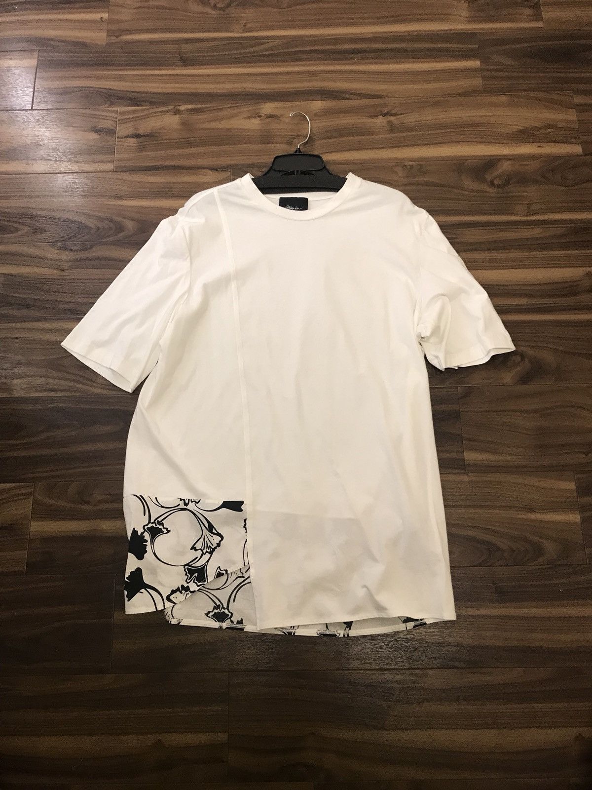 3.1 Phillip Lim White Tee With Floral Bottom Detail Size US M / EU 48-50 / 2 - 2 Thumbnail