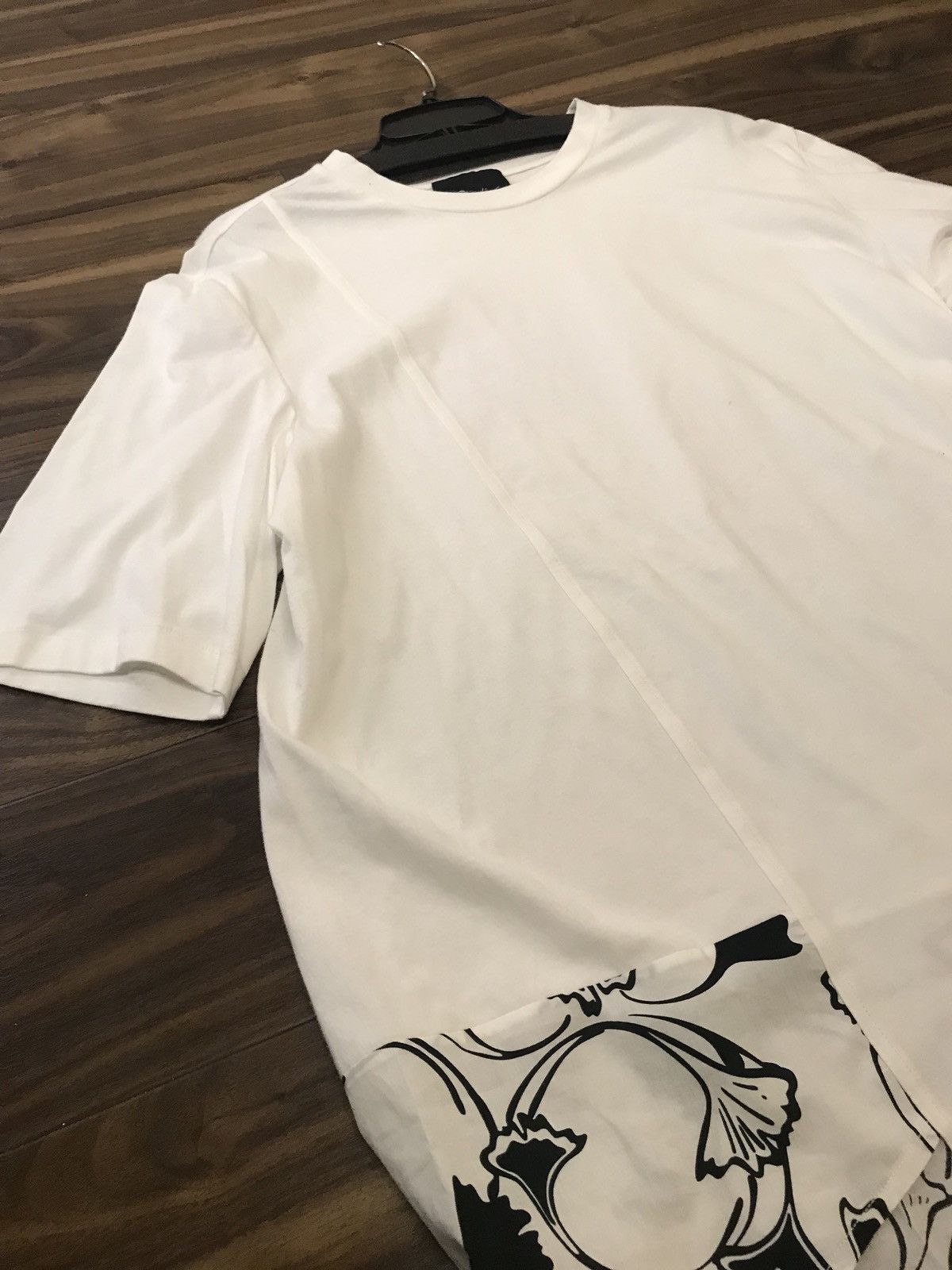 3.1 Phillip Lim White Tee With Floral Bottom Detail Size US M / EU 48-50 / 2 - 4 Thumbnail