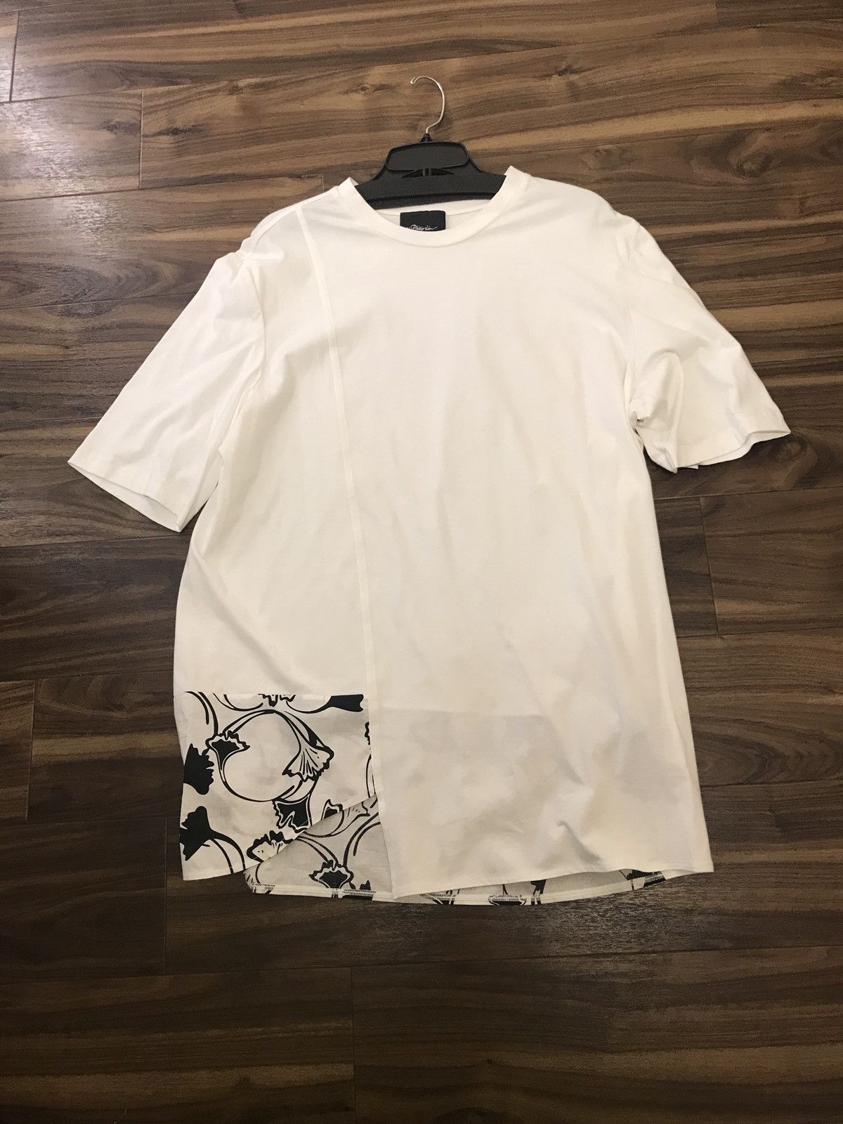 3.1 Phillip Lim White Tee With Floral Bottom Detail Size US M / EU 48-50 / 2 - 1 Thumbnail