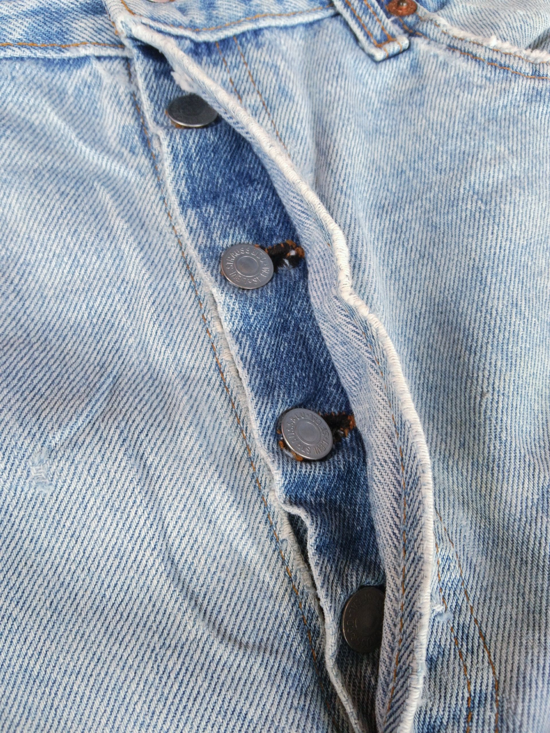 Levi's 90s Vintage Levi's 501 Made In USA Distressed Jeans 34x32 Size US 34 / EU 50 - 15 Thumbnail
