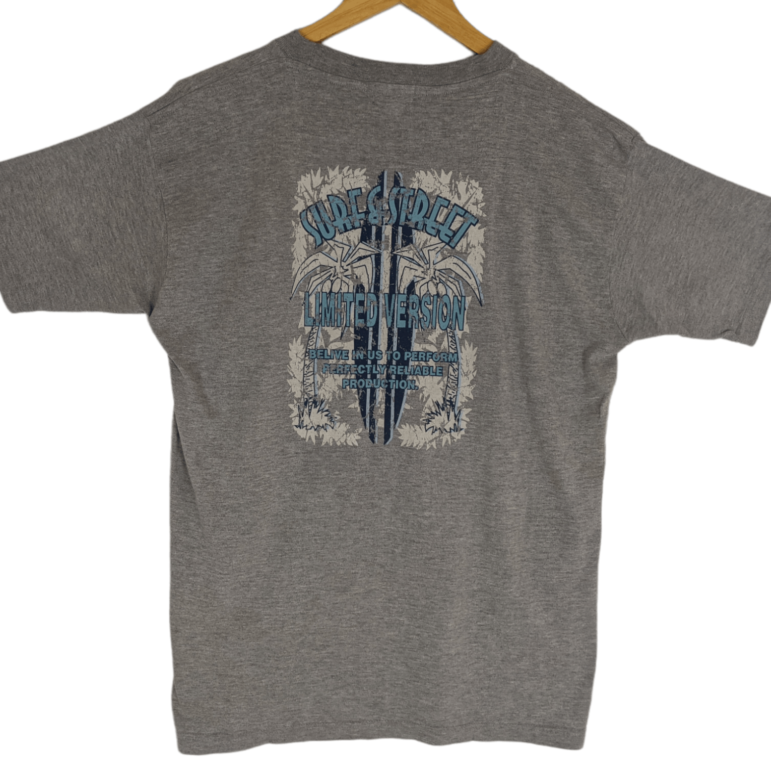 Vintage Vintage 2000's UNDECIDE Surf & Street T-Shirt Size US L / EU 52-54 / 3 - 4 Thumbnail