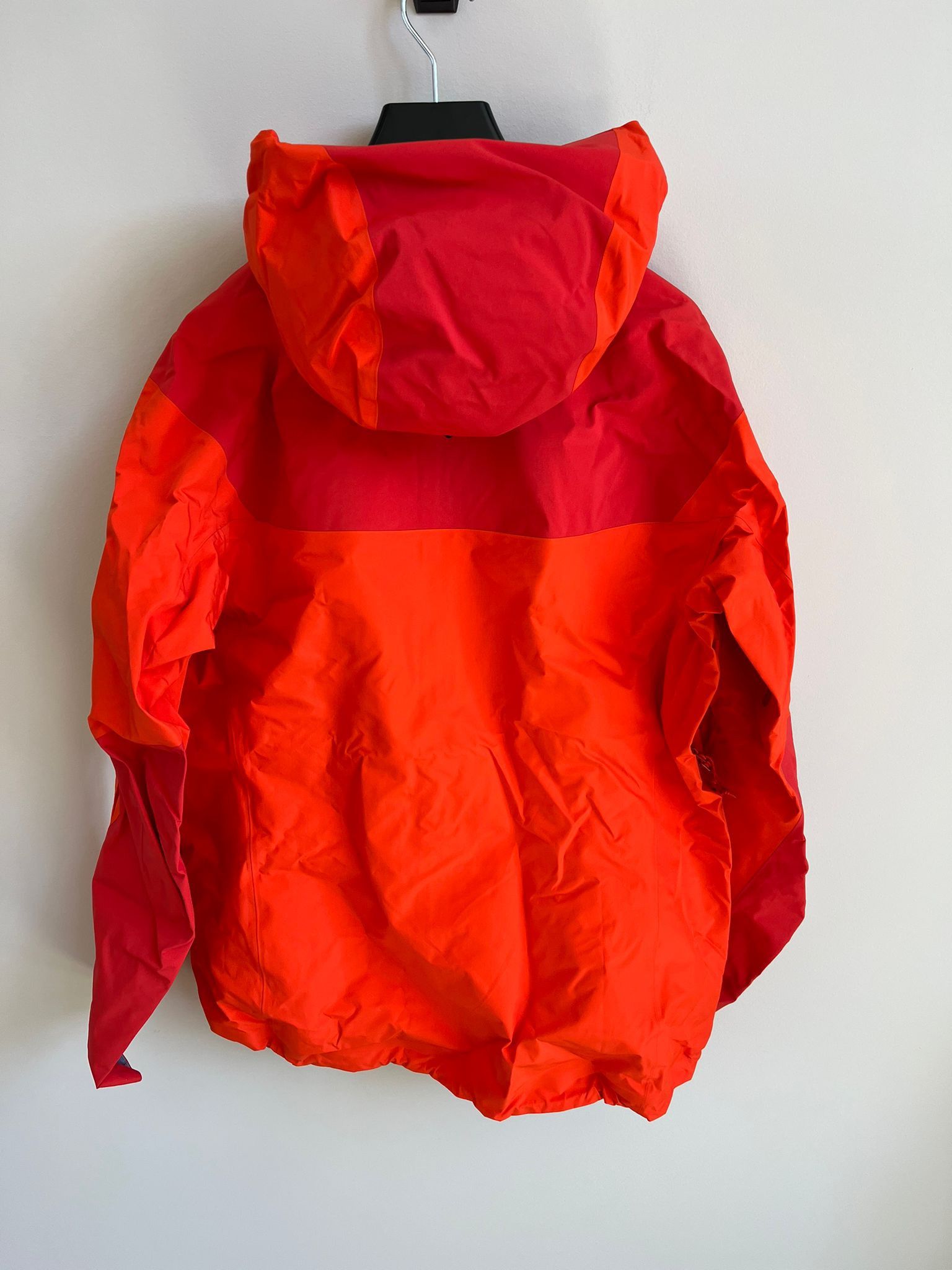 Arc'teryx Alpha AR in Flare Size XL / US 12-14 / IT 48-50 - 12 Thumbnail