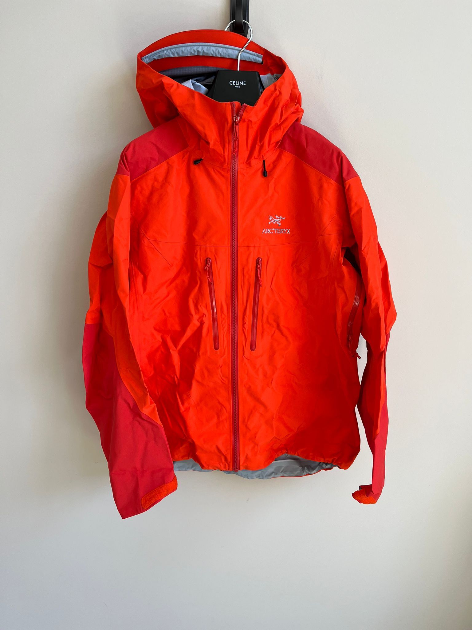 Arc'teryx Alpha AR in Flare Size XL / US 12-14 / IT 48-50 - 3 Thumbnail