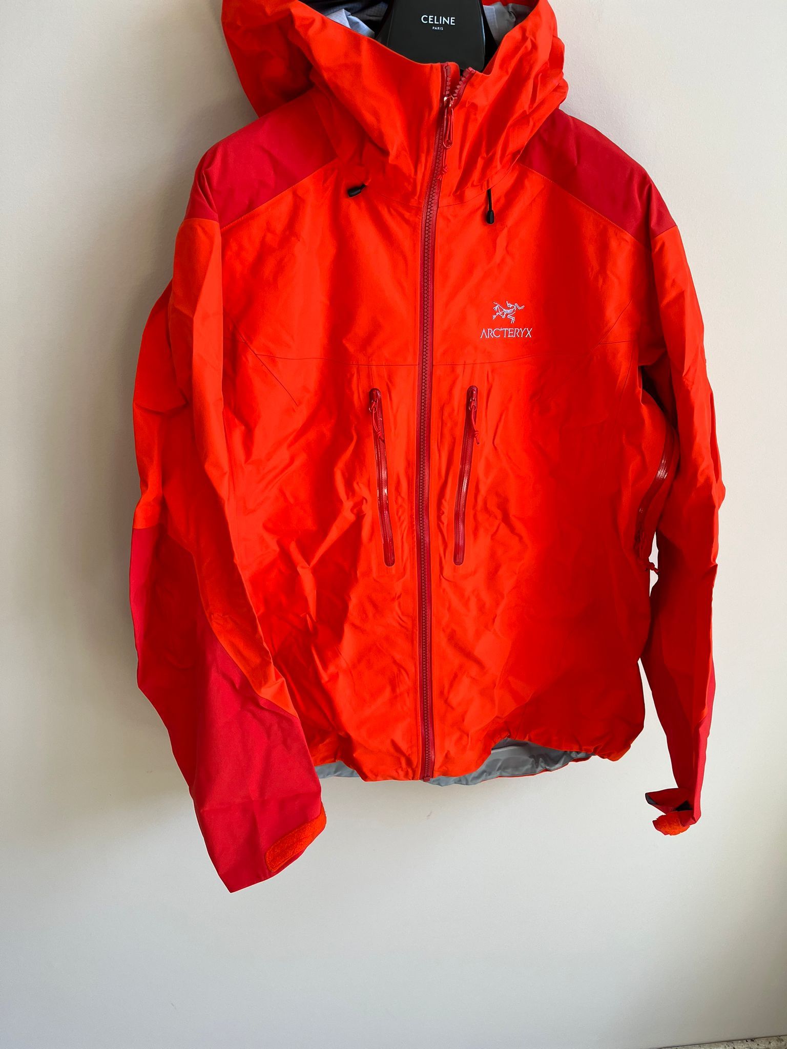 Arc'teryx Alpha AR in Flare Size XL / US 12-14 / IT 48-50 - 10 Thumbnail
