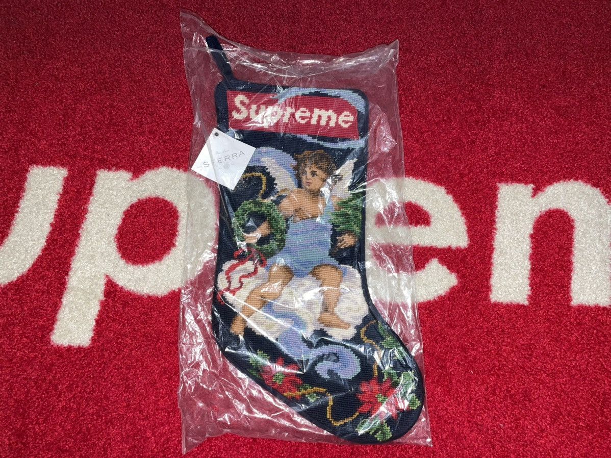 Supreme SUPREME CHRISTMAS STOCKING SOCKS BLUE | Grailed