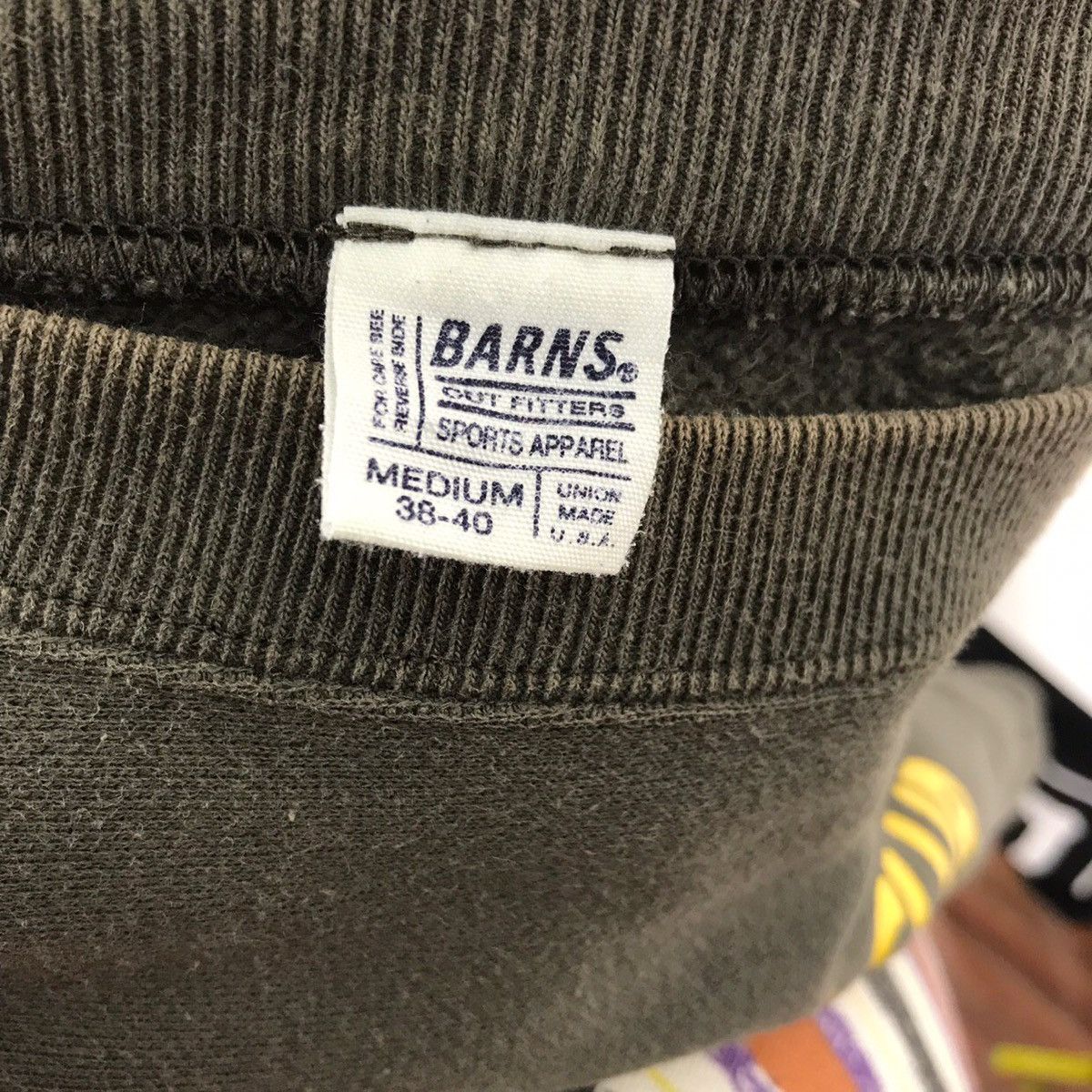 BARNS OUTFITTERS × Vintage Vintage 90s University of Windsor Barn Sweatshirt Size US M / EU 48-50 / 2 - 5 Thumbnail