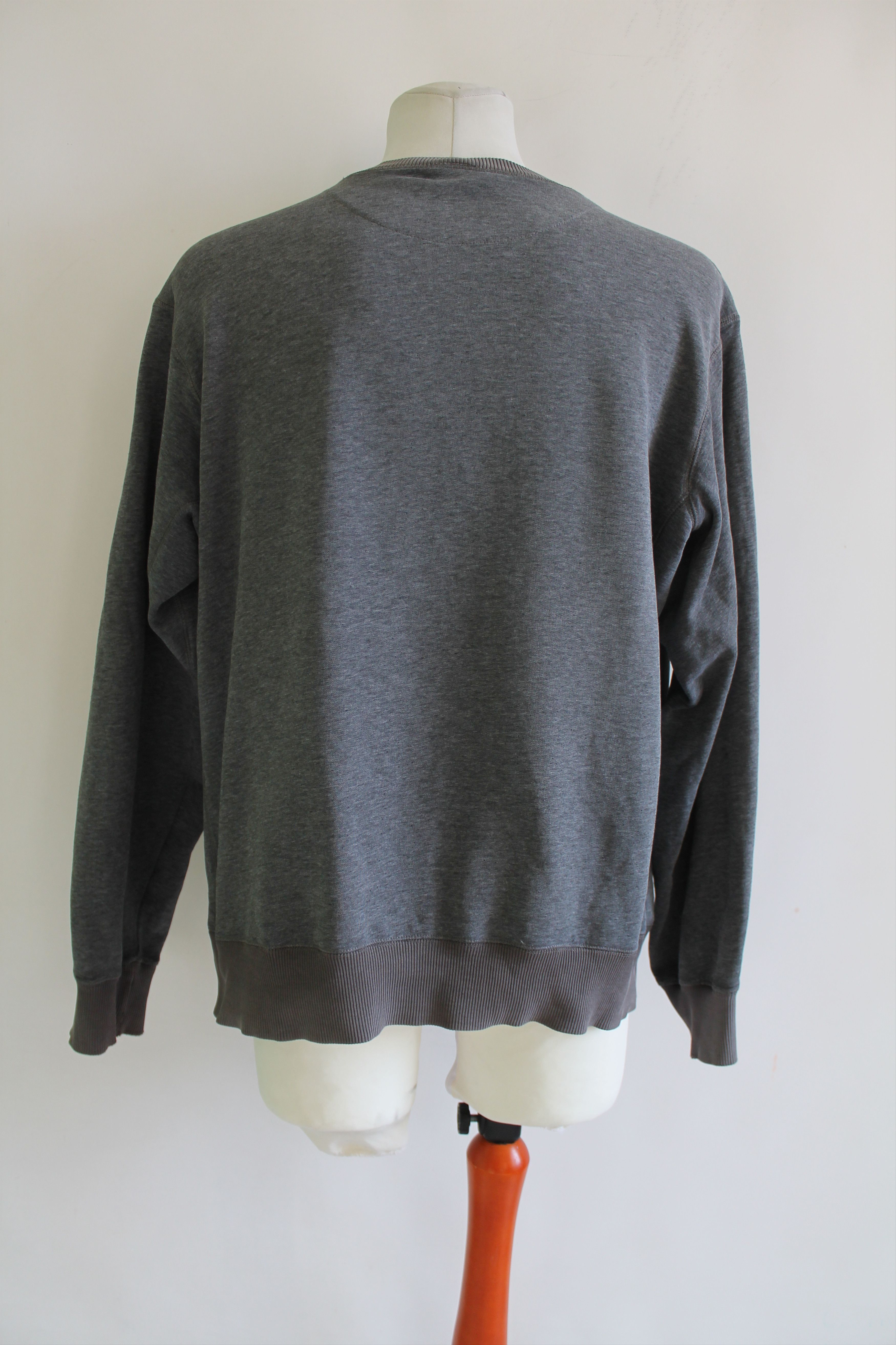 Nike vintage Nike Swoosh Logo Sweatshirt Gray Faded Trashed Worn Size US L / EU 52-54 / 3 - 6 Thumbnail
