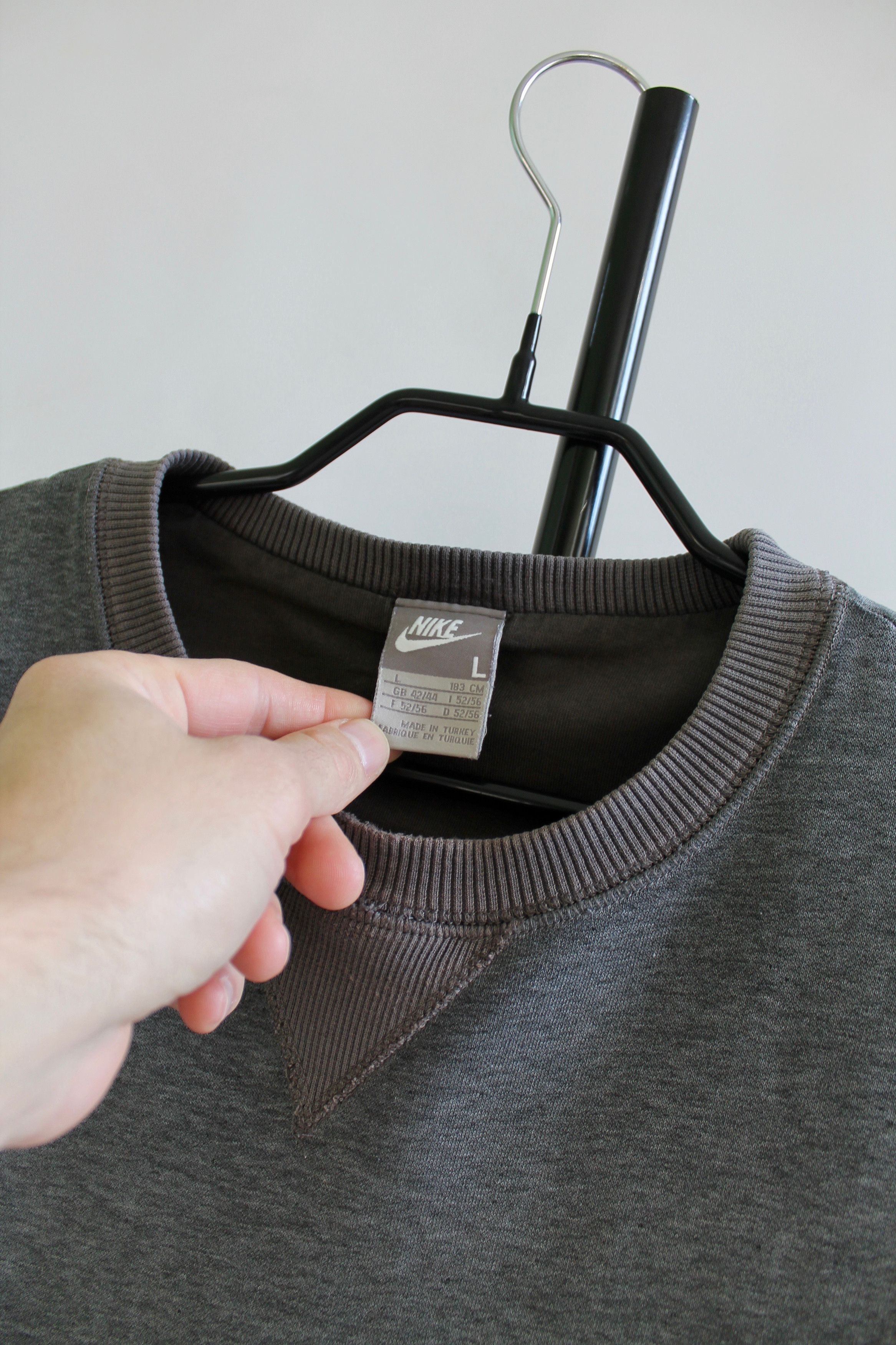 Nike vintage Nike Swoosh Logo Sweatshirt Gray Faded Trashed Worn Size US L / EU 52-54 / 3 - 7 Thumbnail