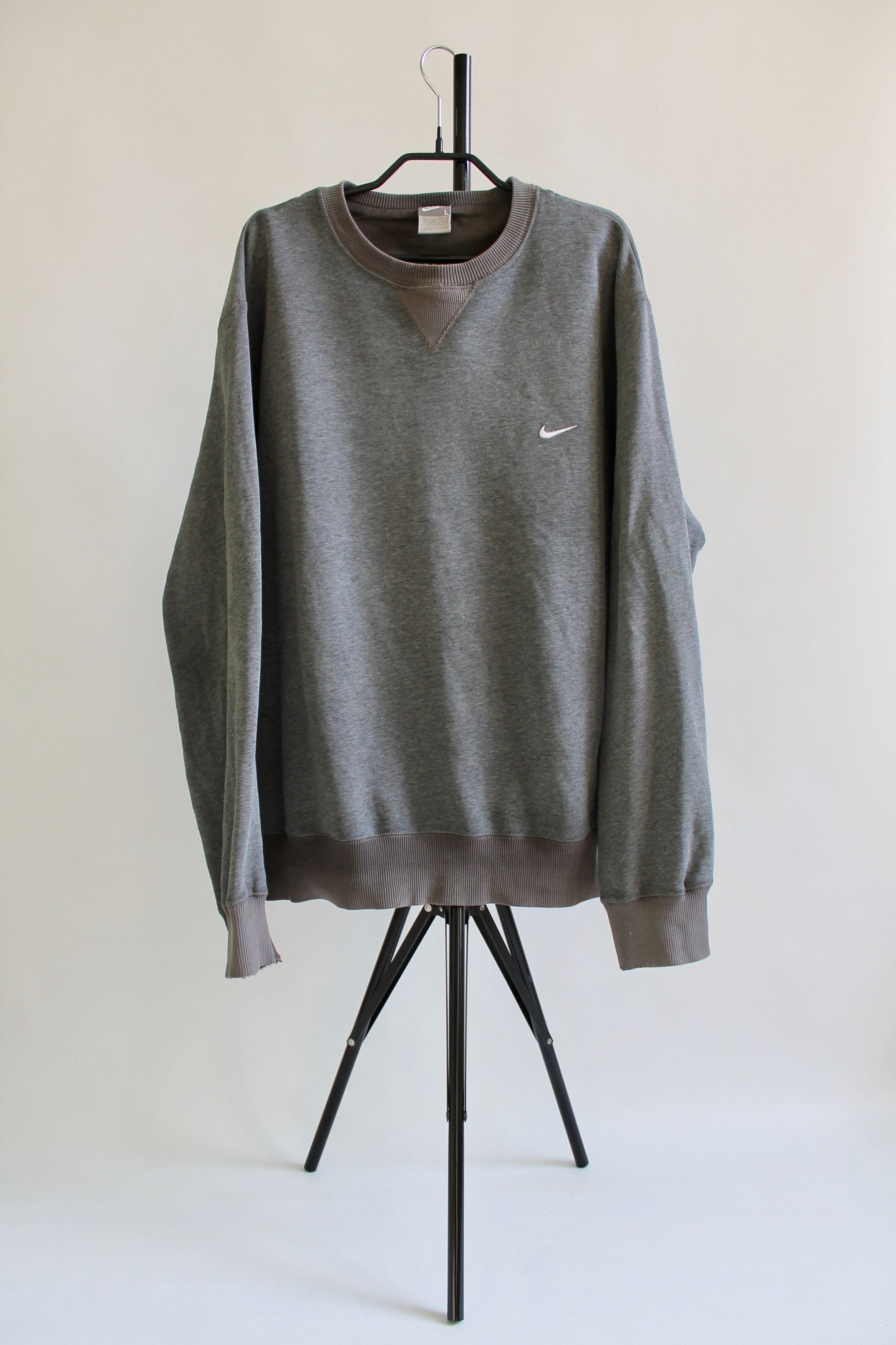 Nike vintage Nike Swoosh Logo Sweatshirt Gray Faded Trashed Worn Size US L / EU 52-54 / 3 - 1 Thumbnail