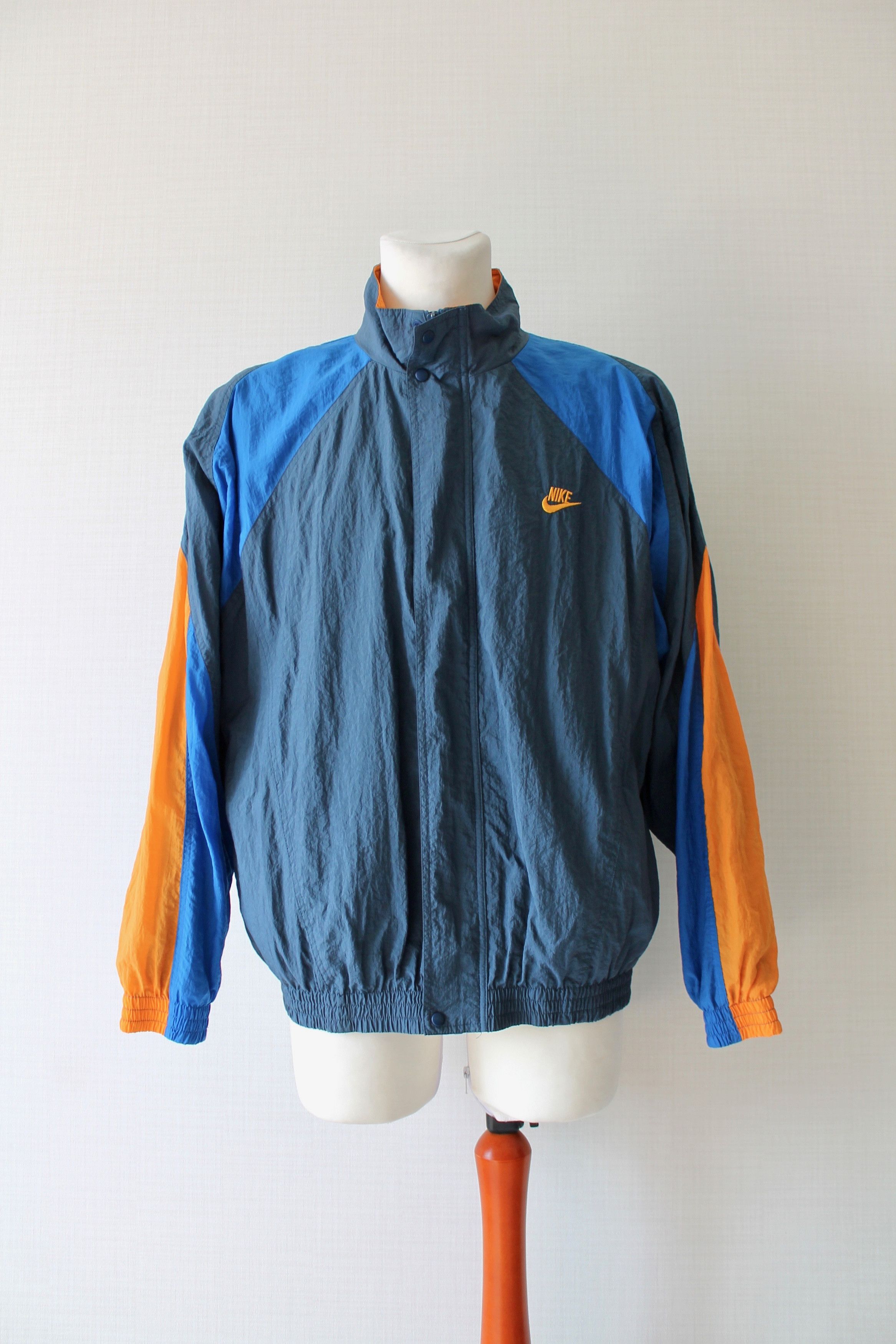 Nike 90's Nike Vintage Light Jacket Windbreaker Nylon Size US L / EU 52-54 / 3 - 2 Thumbnail