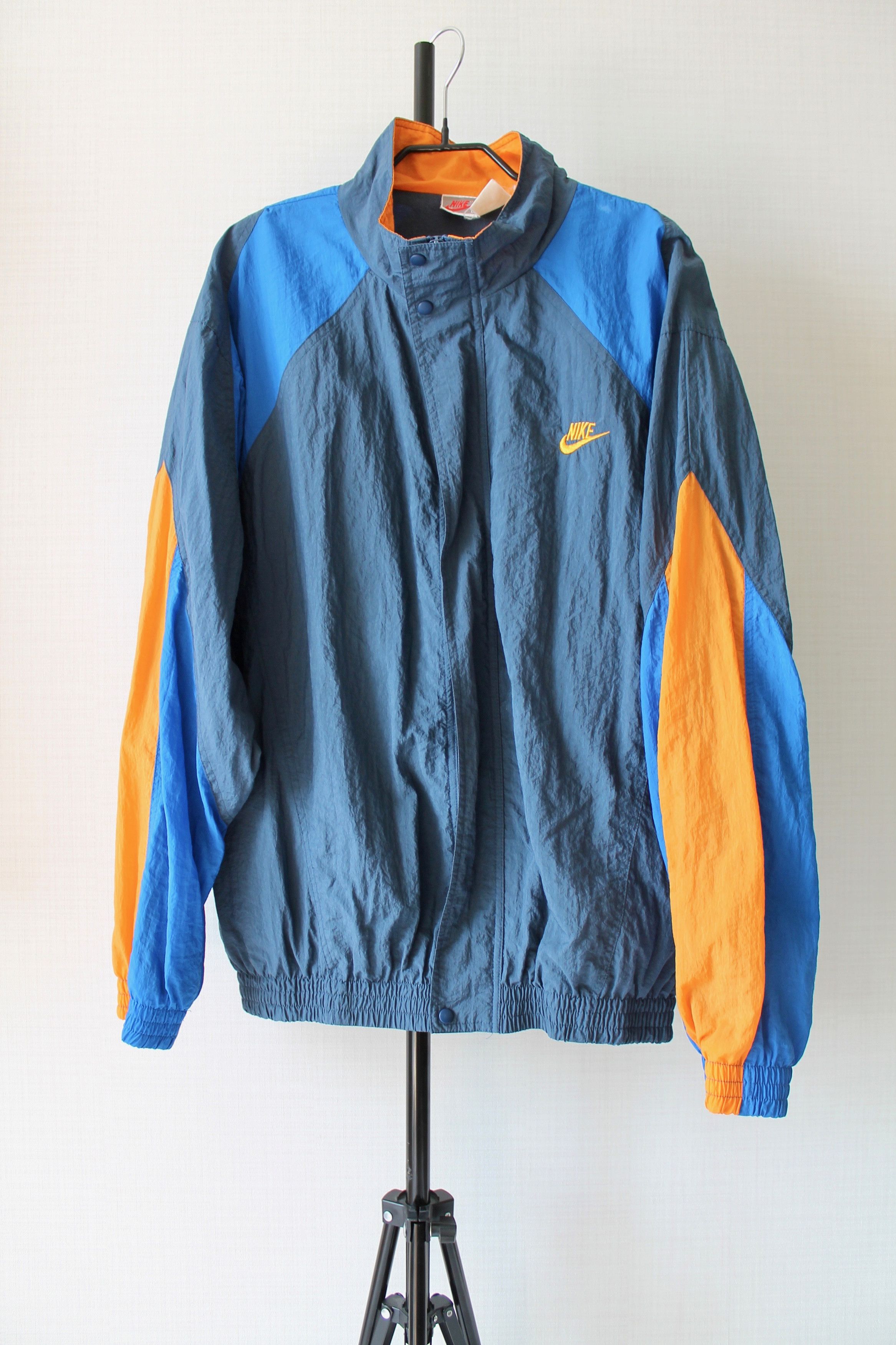 Nike 90's Nike Vintage Light Jacket Windbreaker Nylon Size US L / EU 52-54 / 3 - 1 Thumbnail