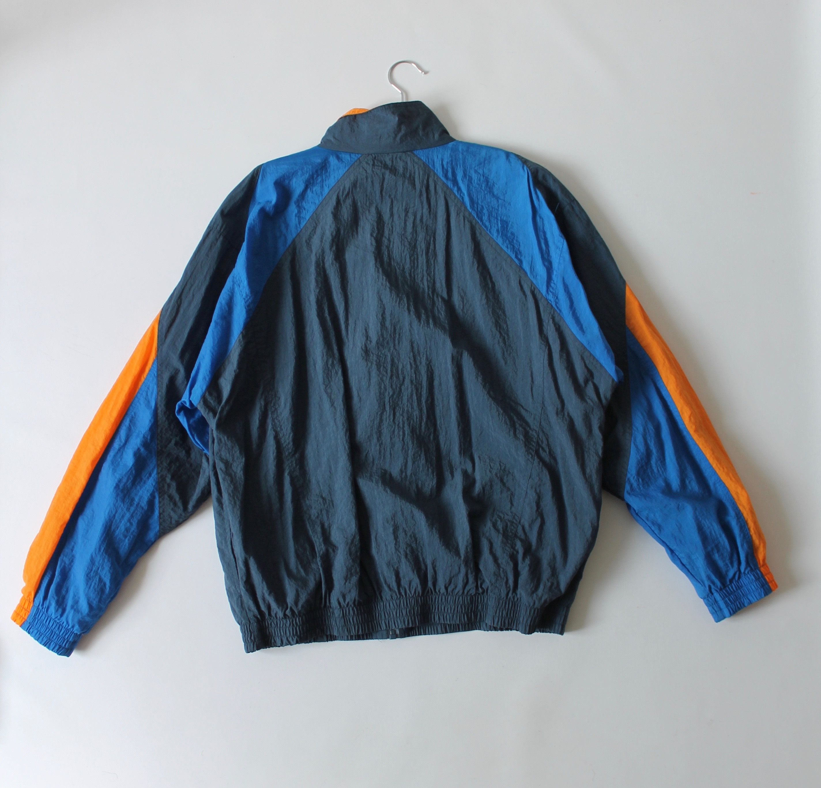 Nike 90's Nike Vintage Light Jacket Windbreaker Nylon Size US L / EU 52-54 / 3 - 9 Thumbnail