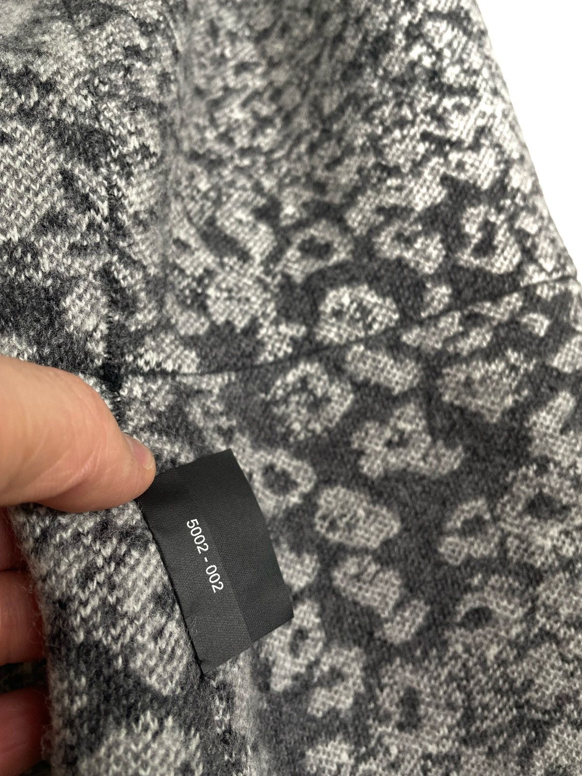 Salvatore Ferragamo Wool Cardigan Salvatore Ferragamo Leopard Size L Size L / US 10 / IT 46 - 7 Thumbnail