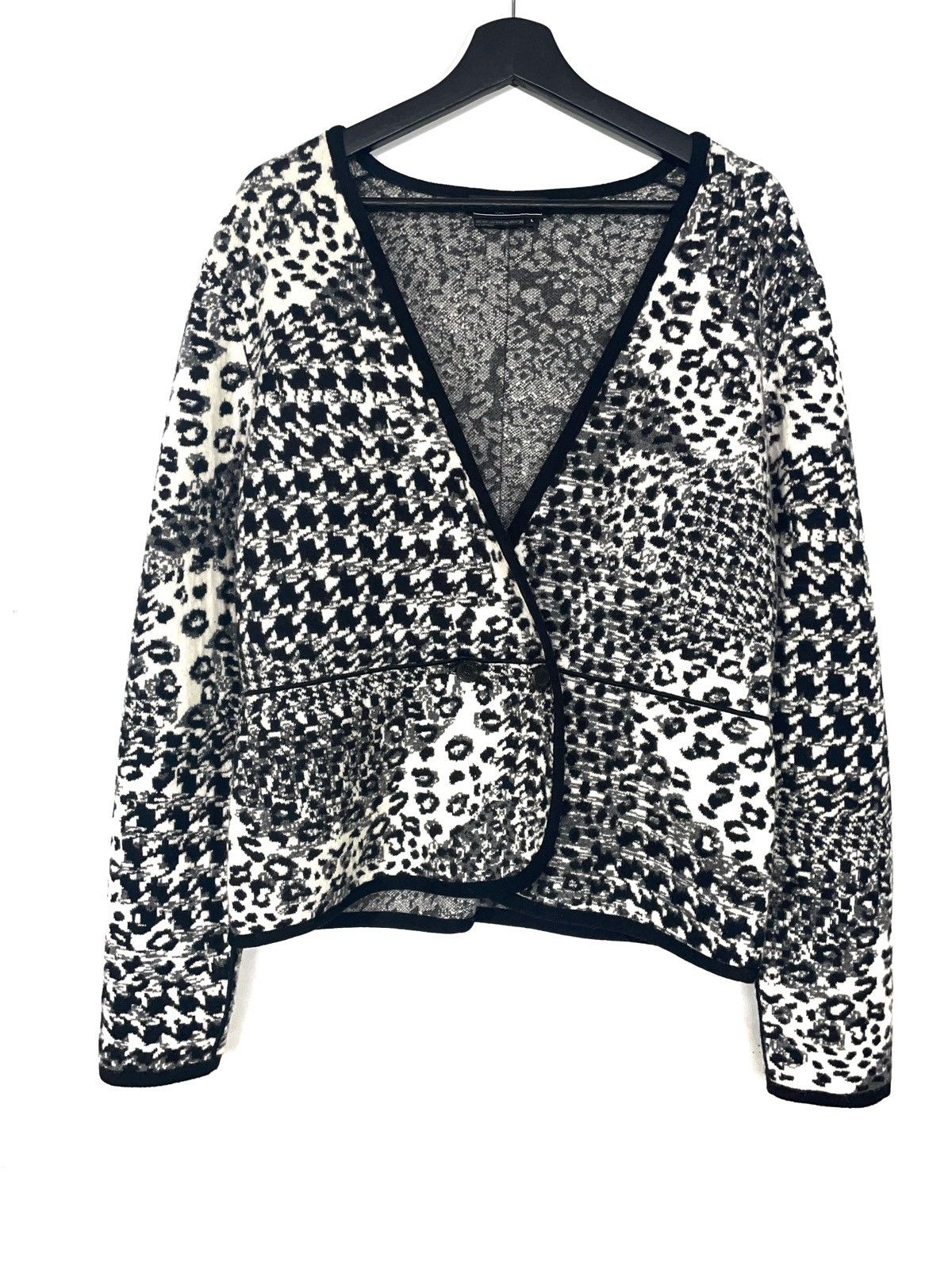 Salvatore Ferragamo Wool Cardigan Salvatore Ferragamo Leopard Size L Size L / US 10 / IT 46 - 1 Thumbnail