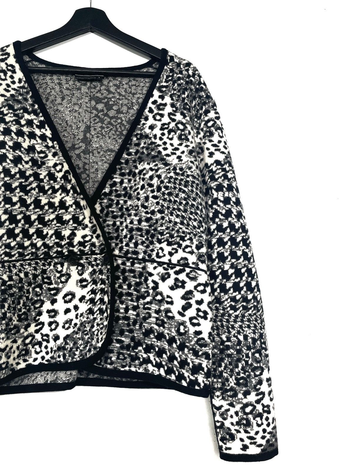 Salvatore Ferragamo Wool Cardigan Salvatore Ferragamo Leopard Size L Size L / US 10 / IT 46 - 2 Thumbnail