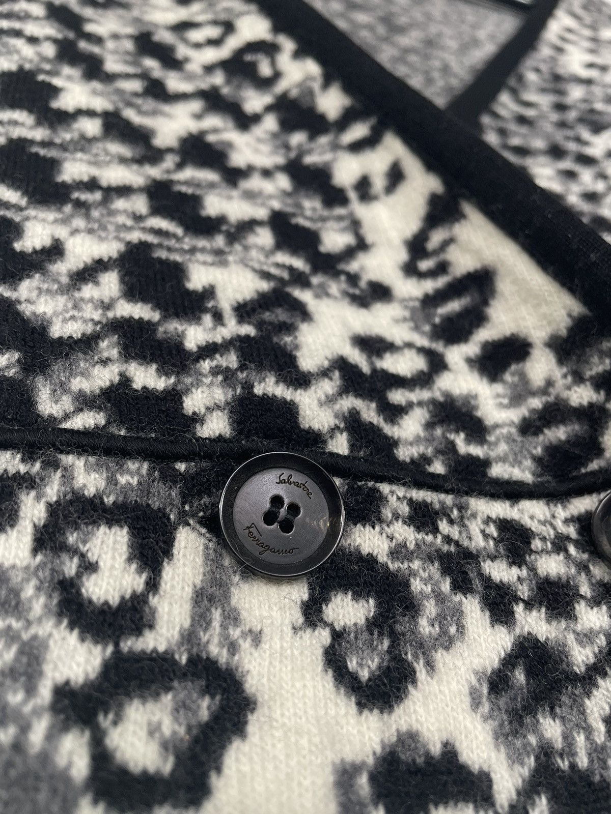 Salvatore Ferragamo Wool Cardigan Salvatore Ferragamo Leopard Size L Size L / US 10 / IT 46 - 3 Thumbnail