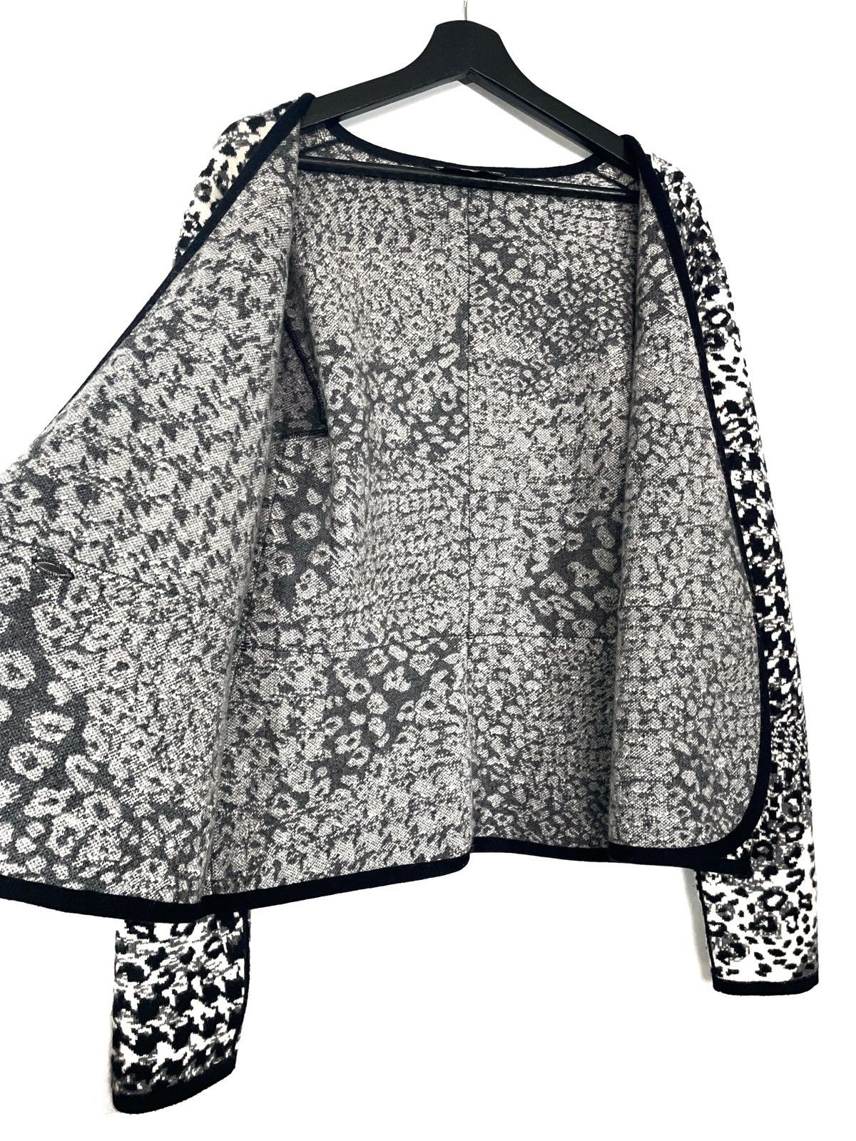 Salvatore Ferragamo Wool Cardigan Salvatore Ferragamo Leopard Size L Size L / US 10 / IT 46 - 4 Thumbnail