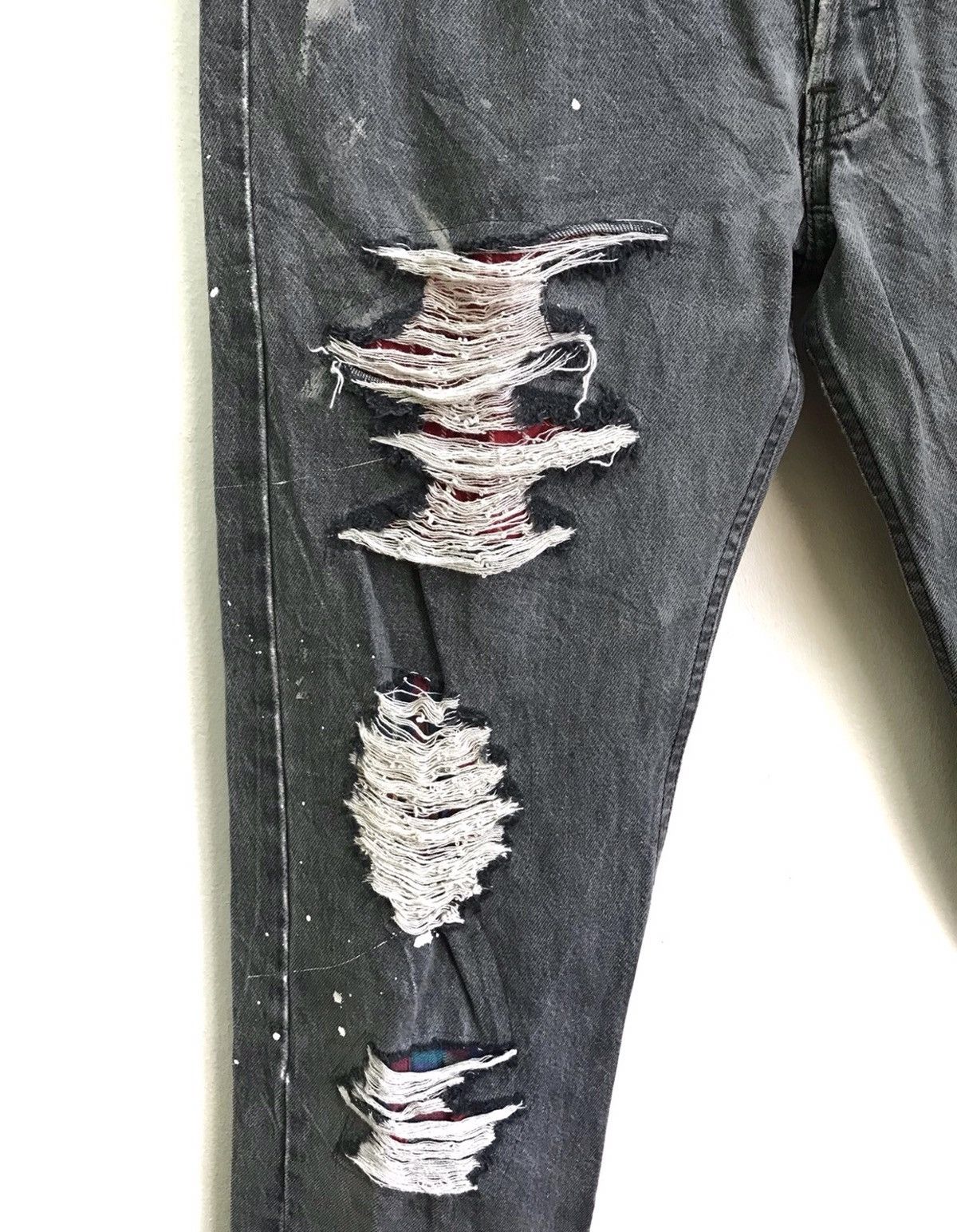 Levi's Vintage Clothing Vintage 90s Levis 501 Distressed Faded Paints Jeans Size US 31 - 4 Thumbnail