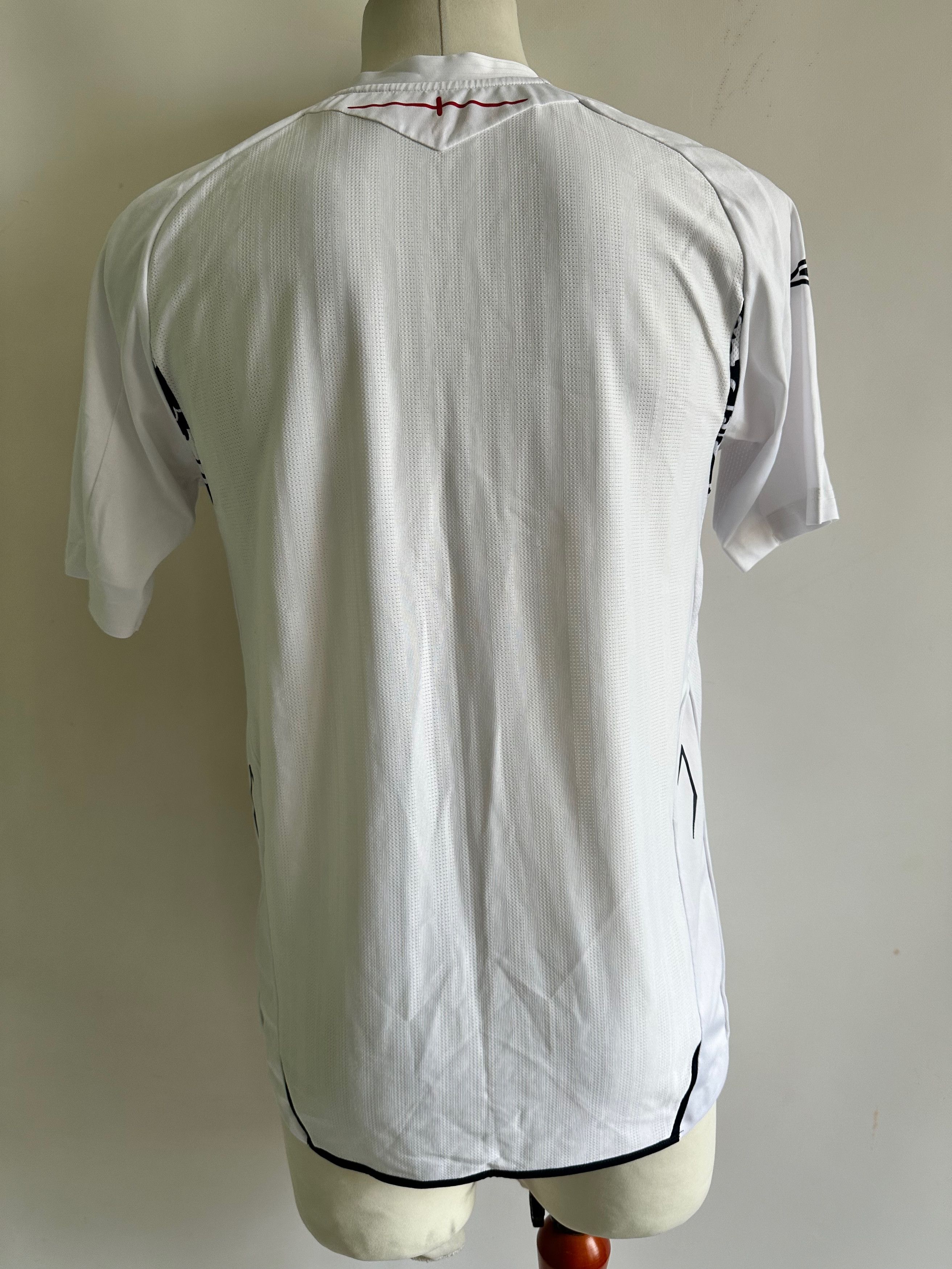 Umbro 2007 Umbro England soccer national team football jersey Size US S / EU 44-46 / 1 - 12 Thumbnail