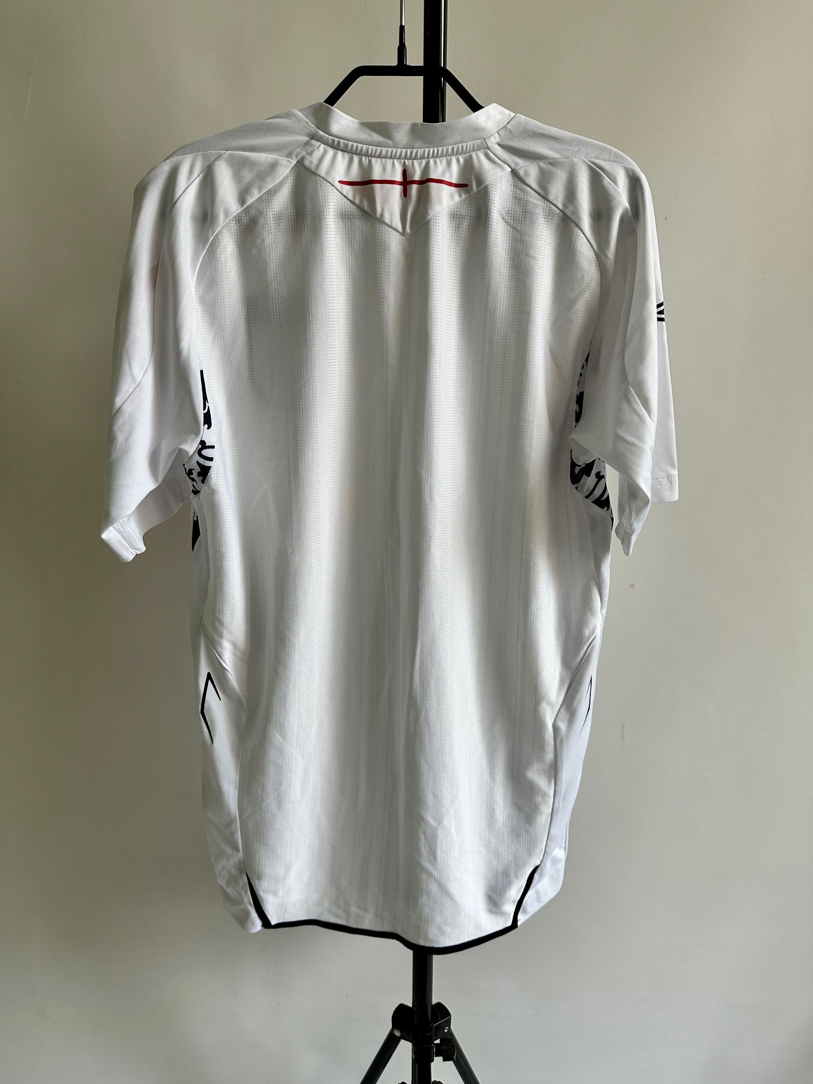 Umbro 2007 Umbro England soccer national team football jersey Size US S / EU 44-46 / 1 - 6 Thumbnail
