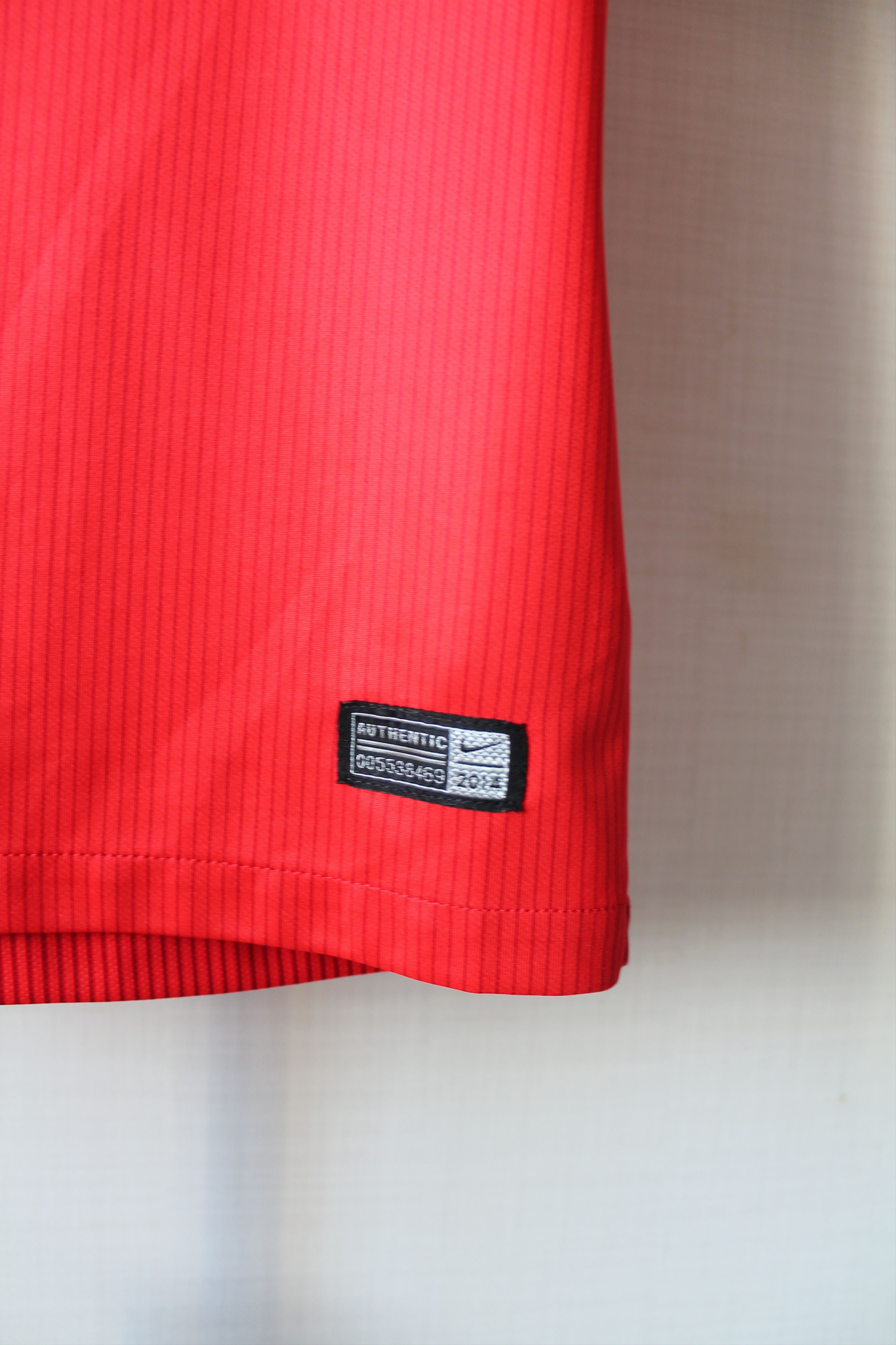 Nike 2014 England National Team World Cup Soccer away Jersey Size US S / EU 44-46 / 1 - 4 Thumbnail