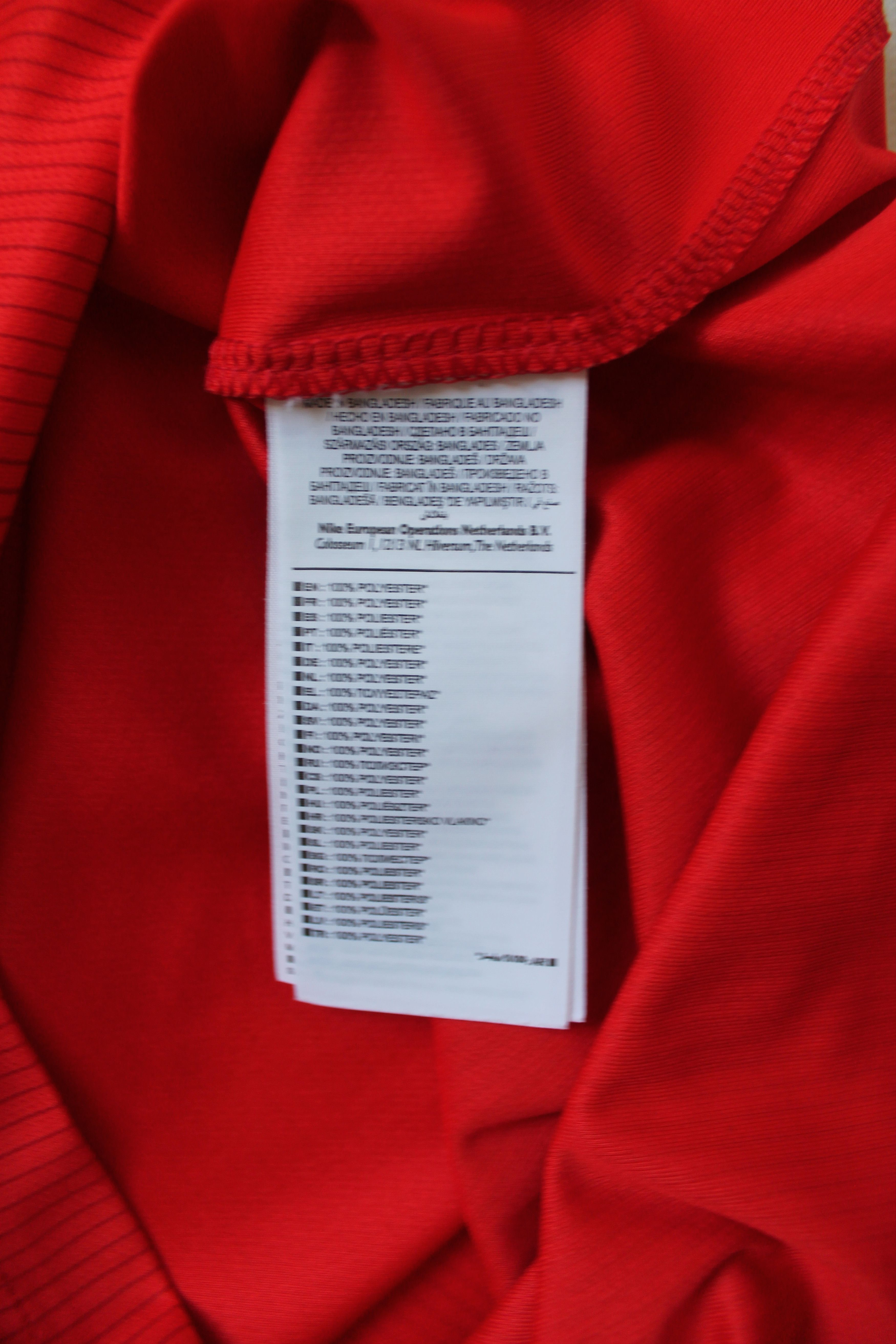 Nike 2014 England National Team World Cup Soccer away Jersey Size US S / EU 44-46 / 1 - 9 Thumbnail