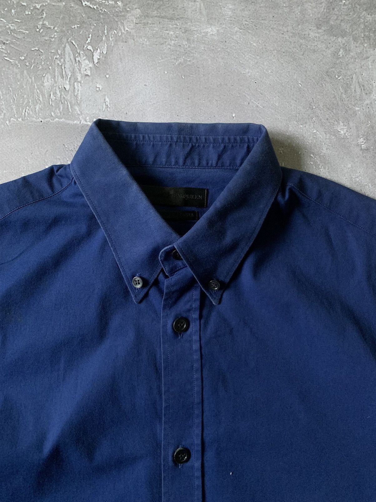 Alexander McQueen Alexander McQueen button up short sleeve shirts vintage Size US S / EU 44-46 / 1 - 2 Thumbnail