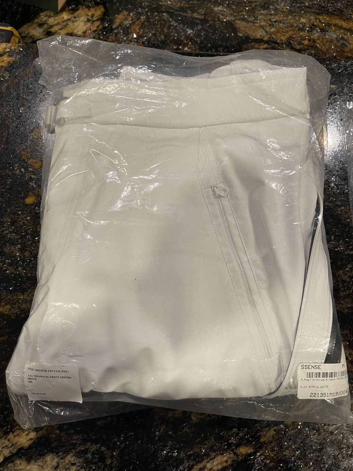 POST ARCHIVE FACTION (PAF) Post Archive Faction PAF 4.0 Technical Pants Center White Size US 32 / EU 48 - 12 Thumbnail