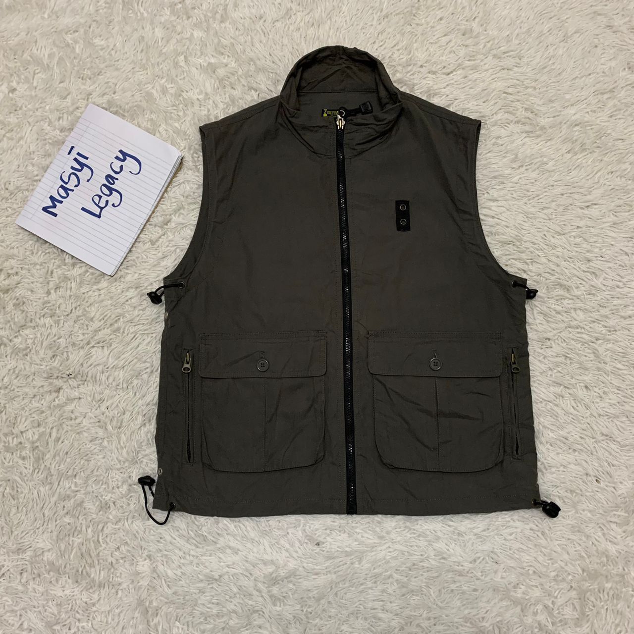 Neyries wear vest