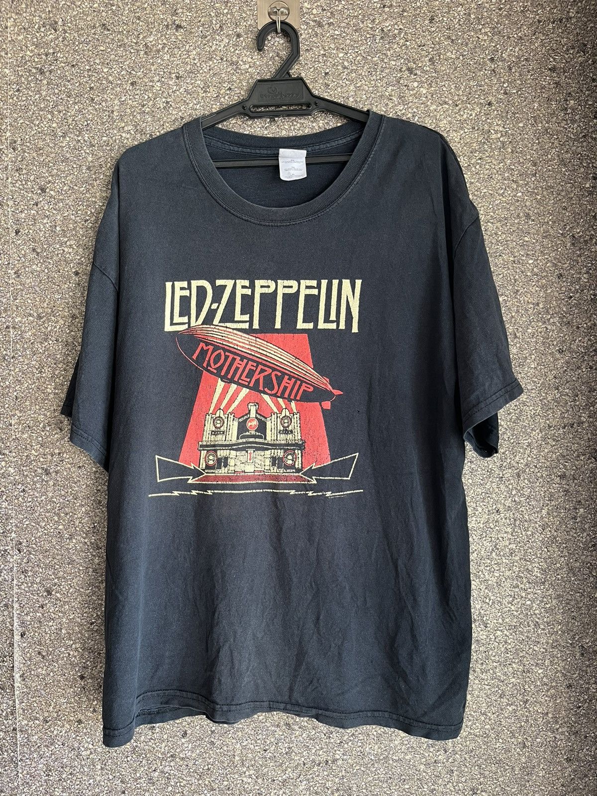 image of Vintage Led Zeppelin Ft8 in Black, Men's (Size XL)