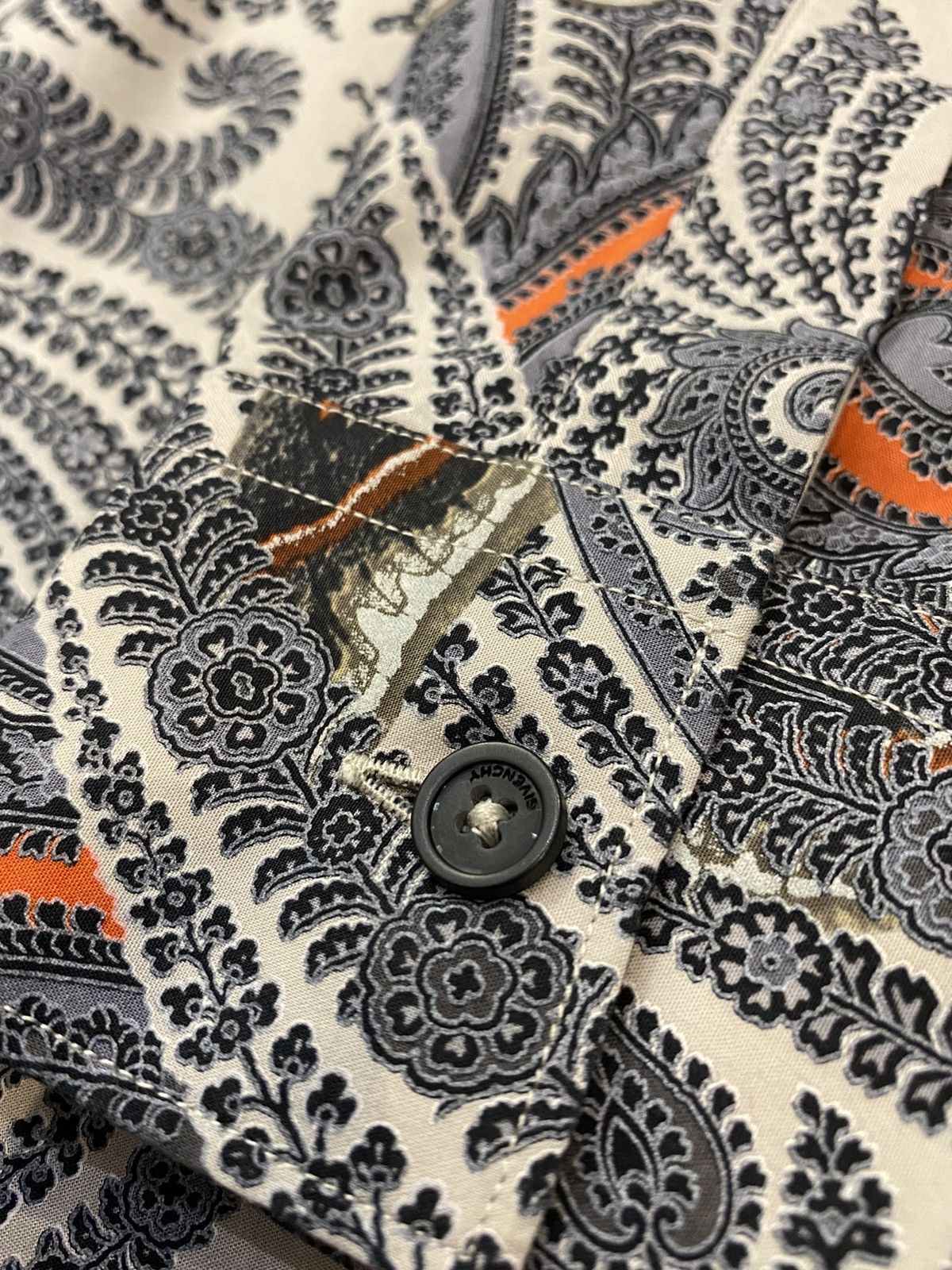 Givenchy Givenchy Paisley Butterfly Abstract All Over Printed Shirt Size US M / EU 48-50 / 2 - 14 Thumbnail