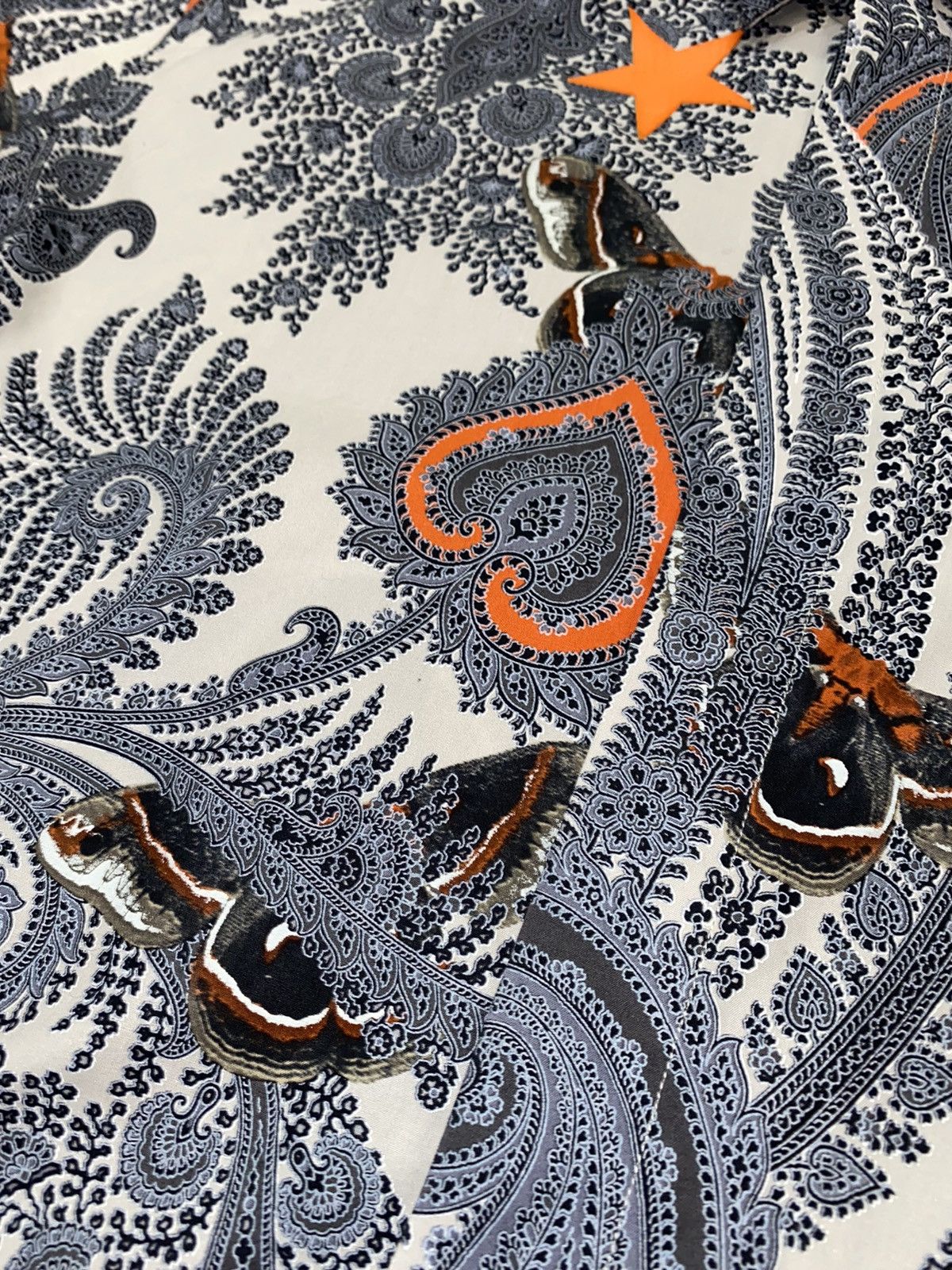 Givenchy Givenchy Paisley Butterfly Abstract All Over Printed Shirt Size US M / EU 48-50 / 2 - 11 Thumbnail