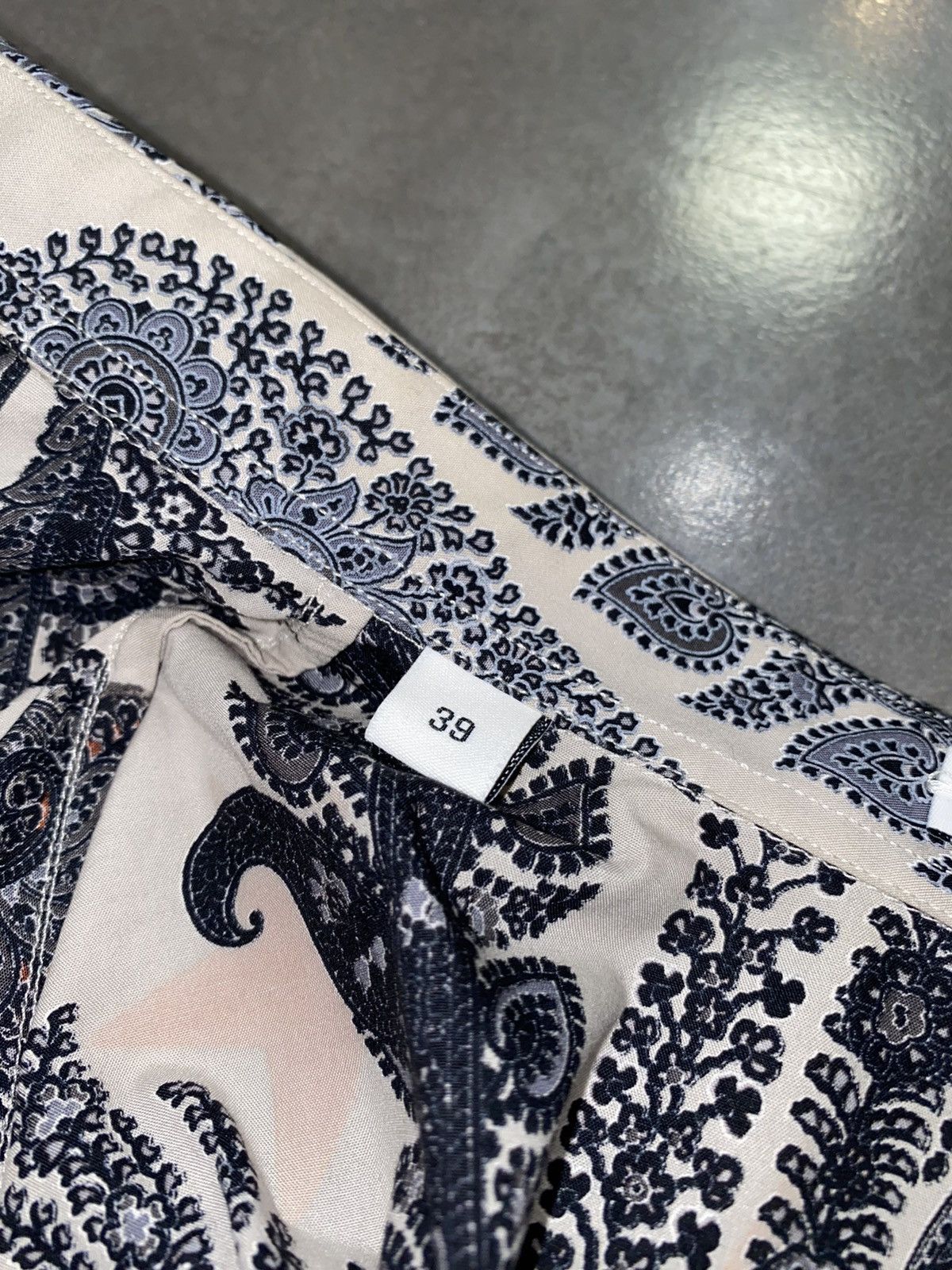Givenchy Givenchy Paisley Butterfly Abstract All Over Printed Shirt Size US M / EU 48-50 / 2 - 16 Thumbnail