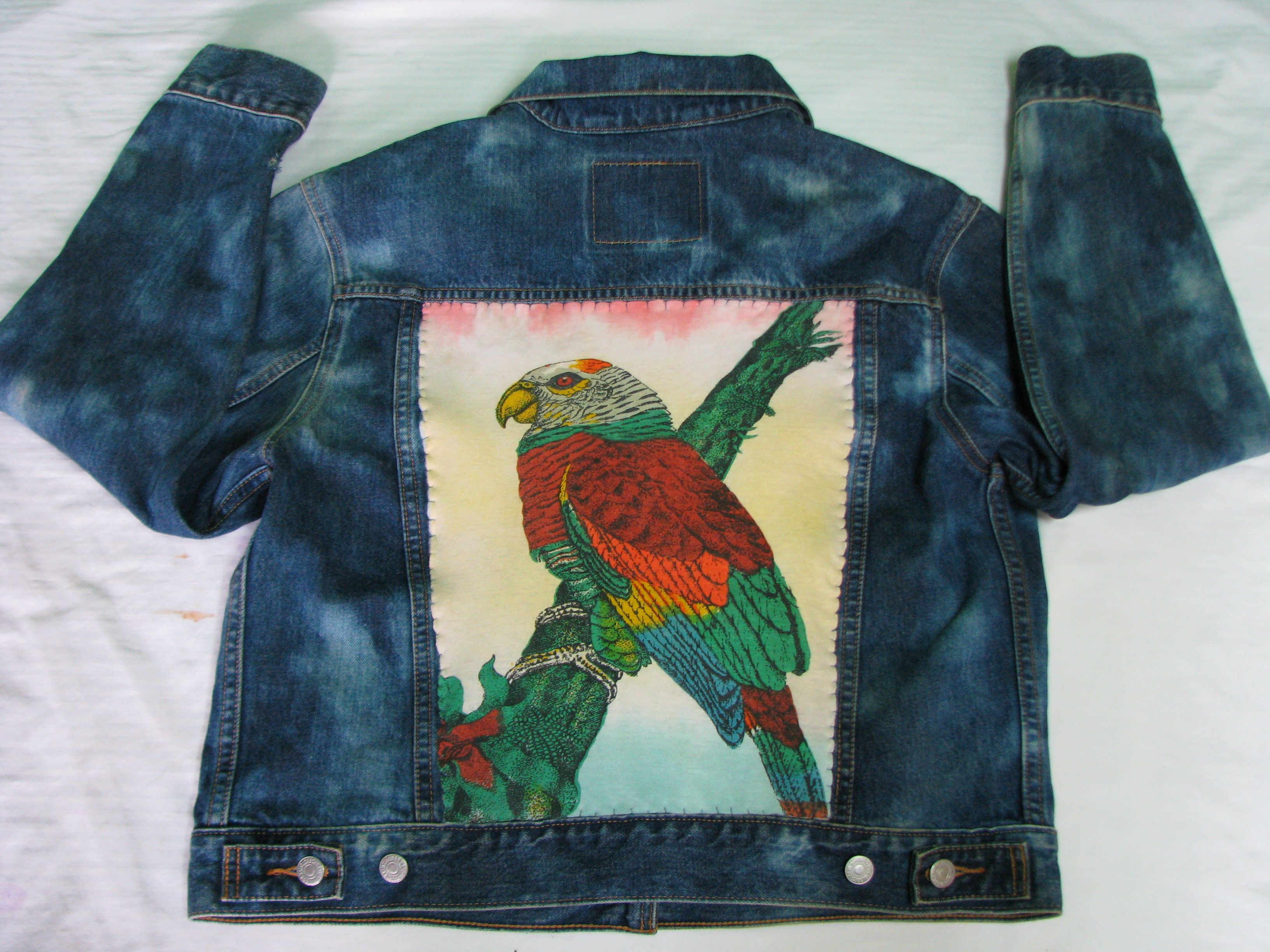 Levi's Levi's Custom Parrot Graphic Acid-Wash Denim Jacket Size US L / EU 52-54 / 3 - 1 Thumbnail