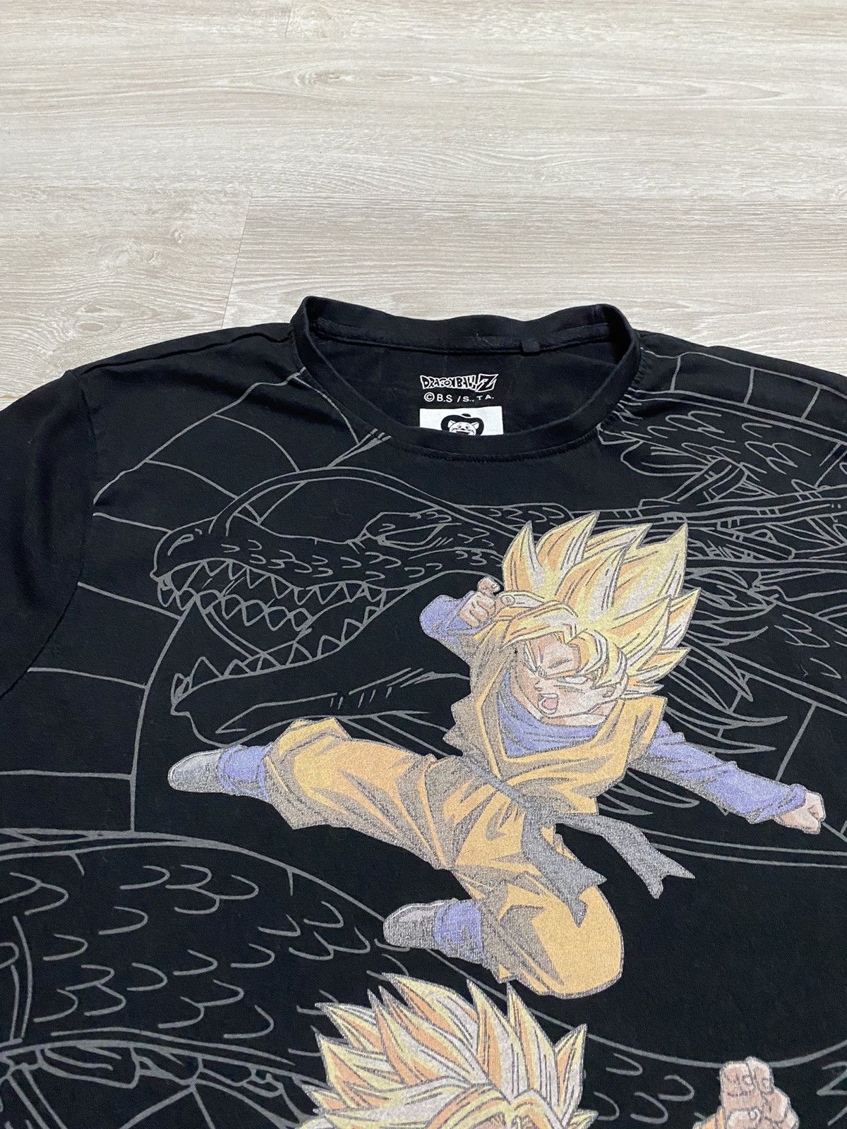 Anime Anime Dragon z Ball tee size L big logo Size US L / EU 52-54 / 3 - 3 Thumbnail