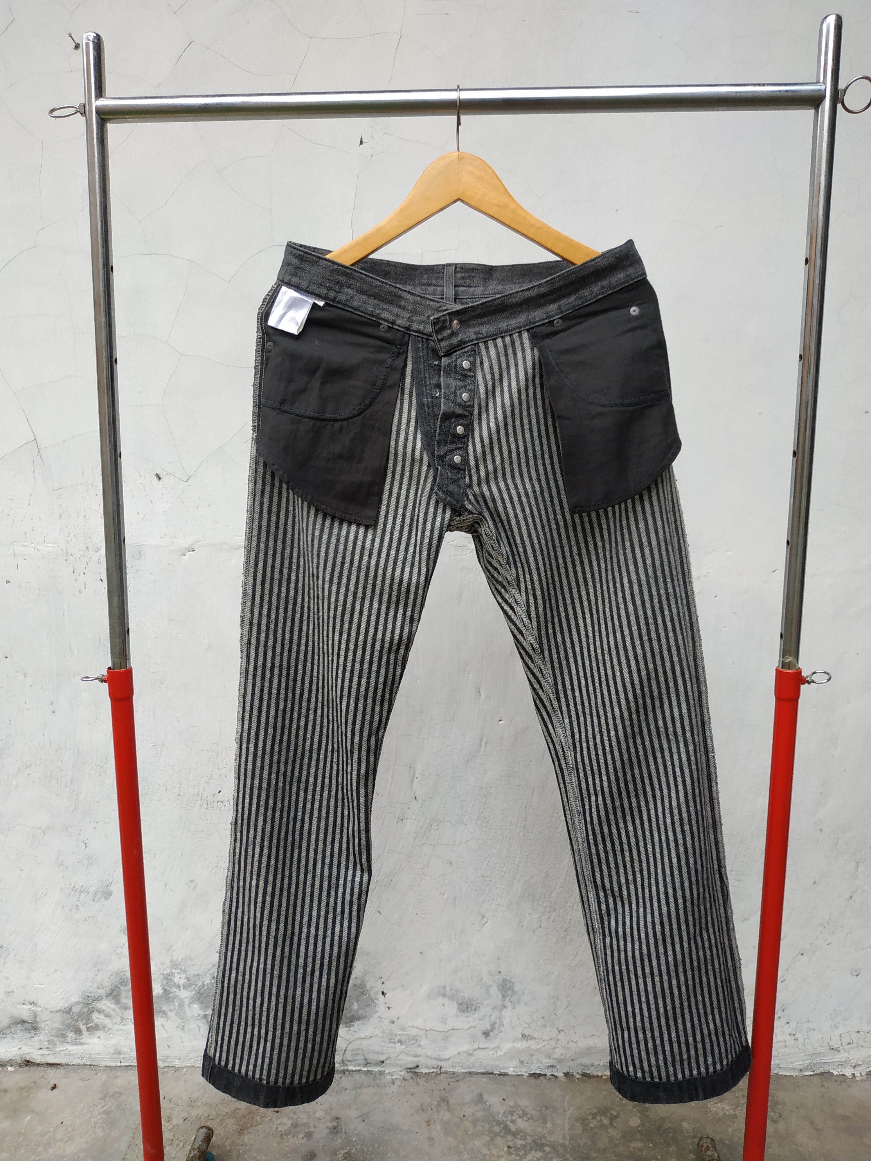 Yves Saint Laurent Yves Saint Lauren Herringbone Pants Size US 30 / EU 46 - 14 Thumbnail