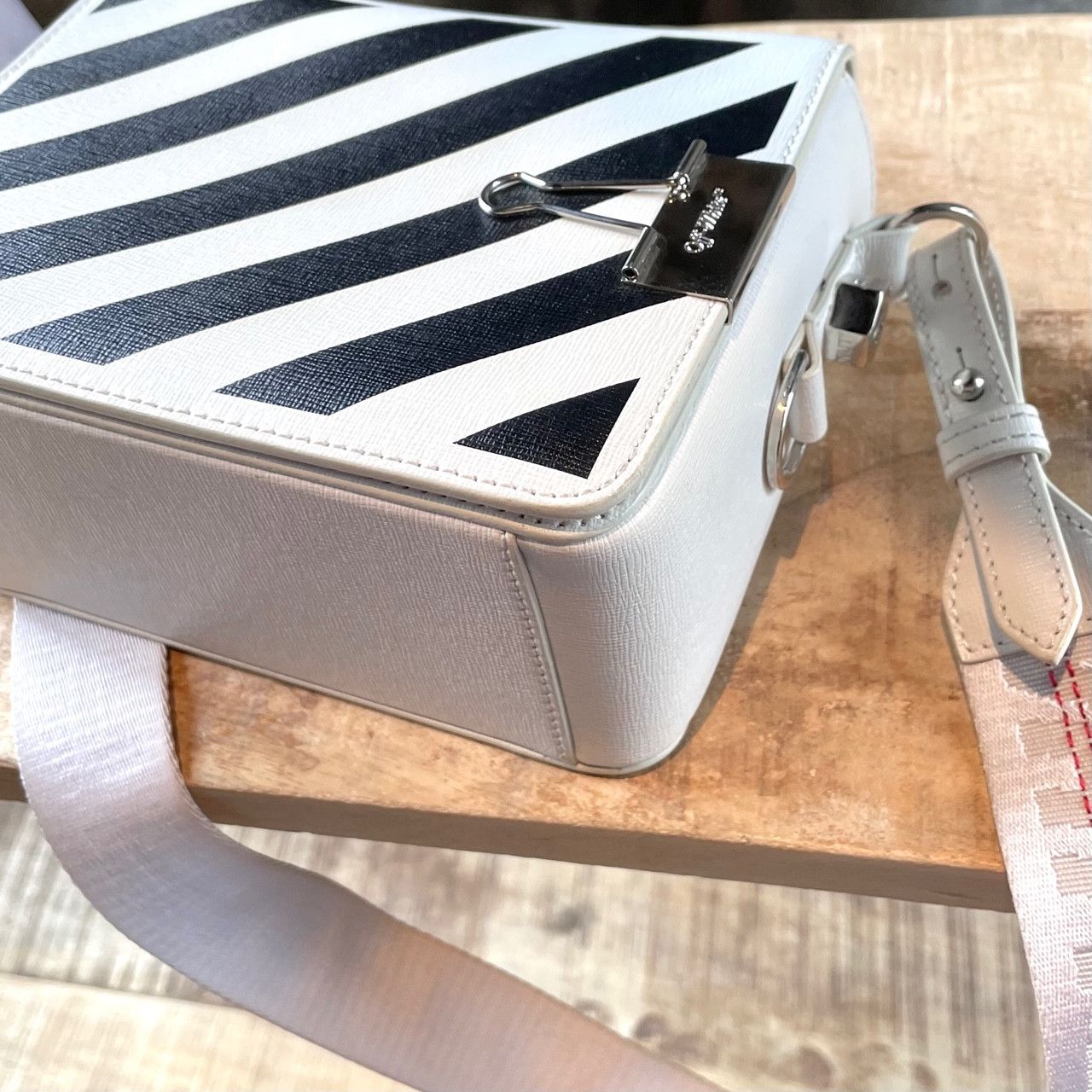Off-White Off-White Virgil Abloh White Diagonals Binder Shoulder Bag Size ONE SIZE - 7 Thumbnail