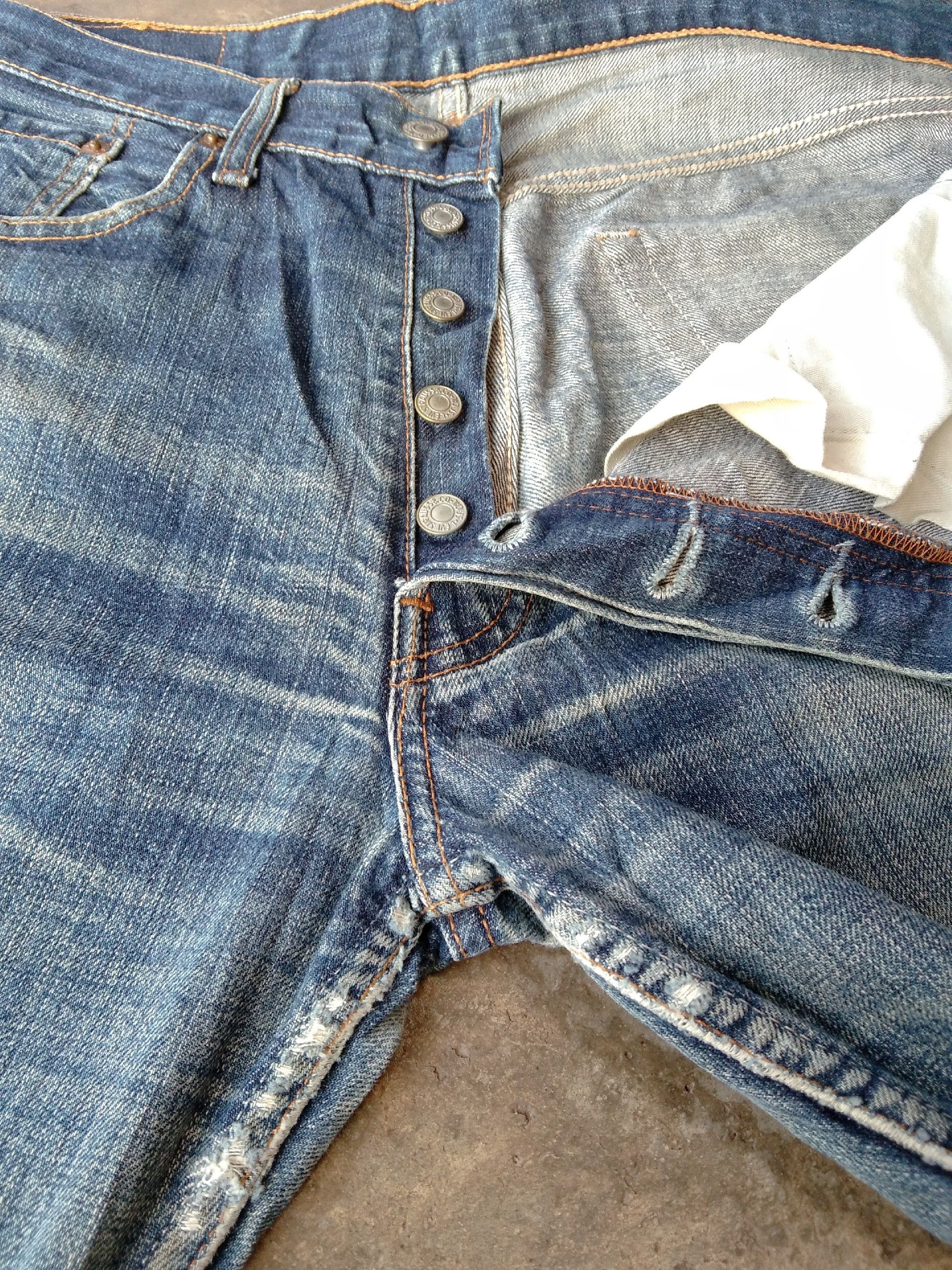 Levi's 90s Vintage Levis 501 Released Hem Distressed Jeans 32x30 Size US 32 / EU 48 - 7 Thumbnail