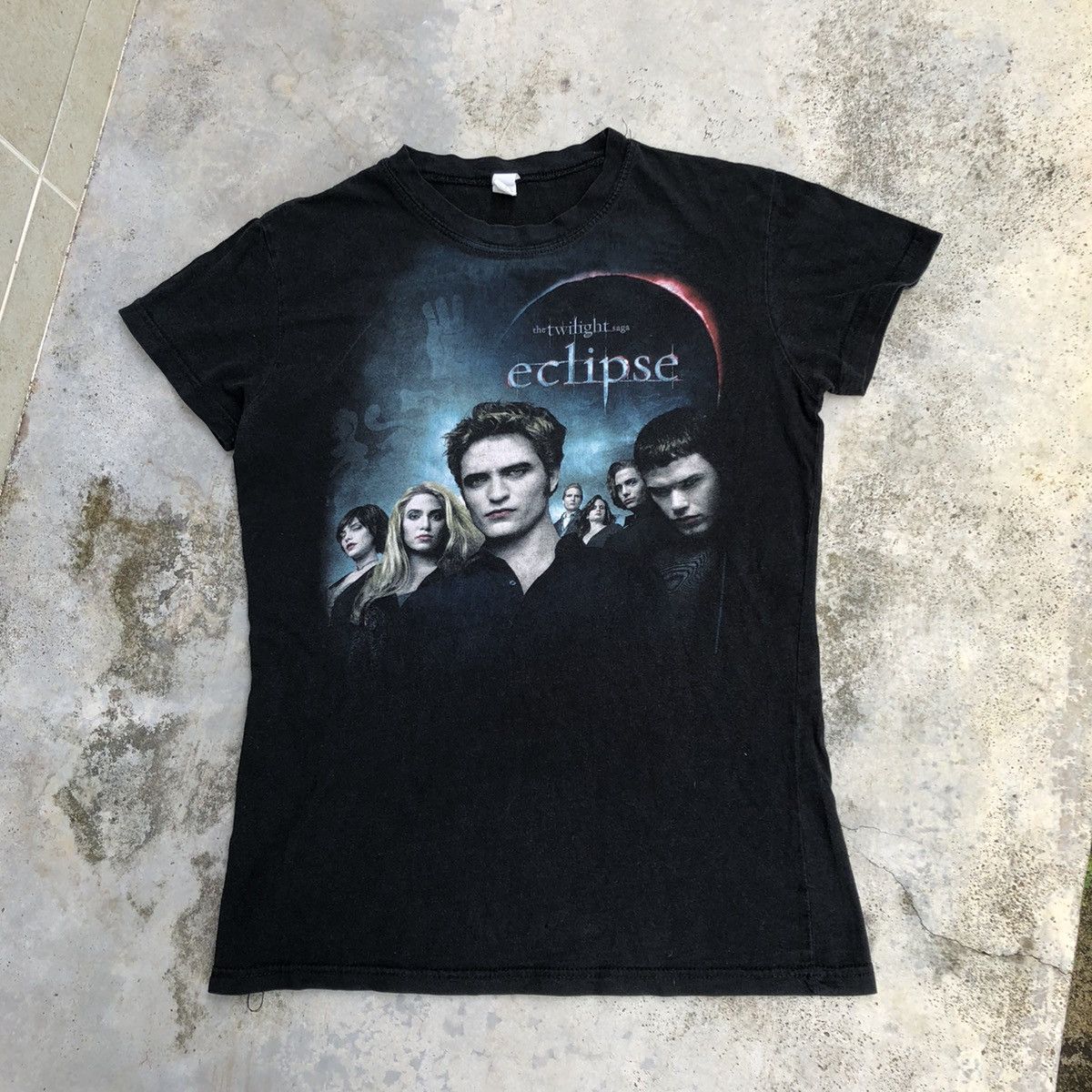 Vintage Vintage Y2K Twilight Eclipse Movie Tshirt Size US L / EU 52-54 / 3 - 1 Thumbnail