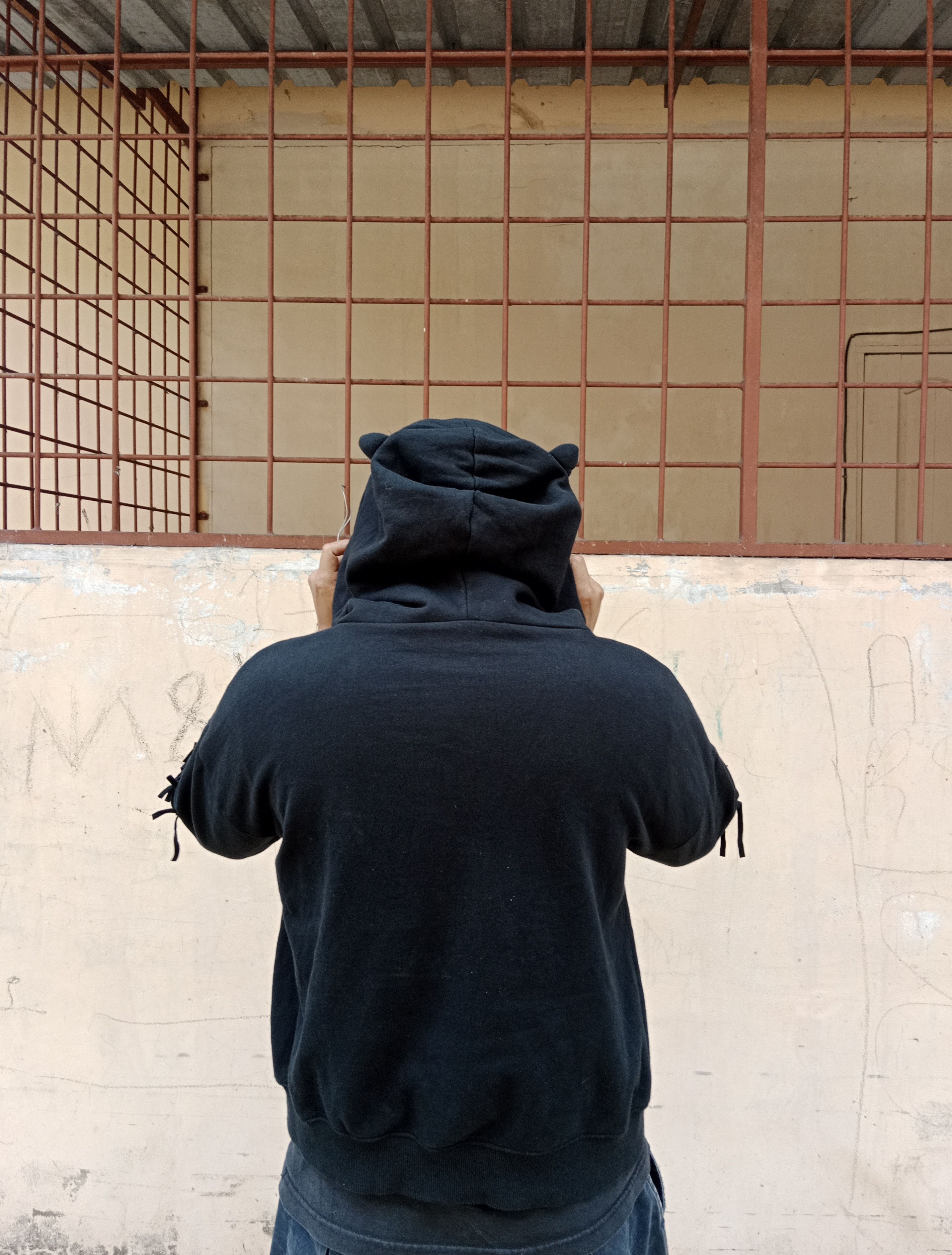 Japanese Brand Kenshi Yonezu Bat Komori Cropped Hoodie Size M / US 6-8 / IT 42-44 - 8 Thumbnail