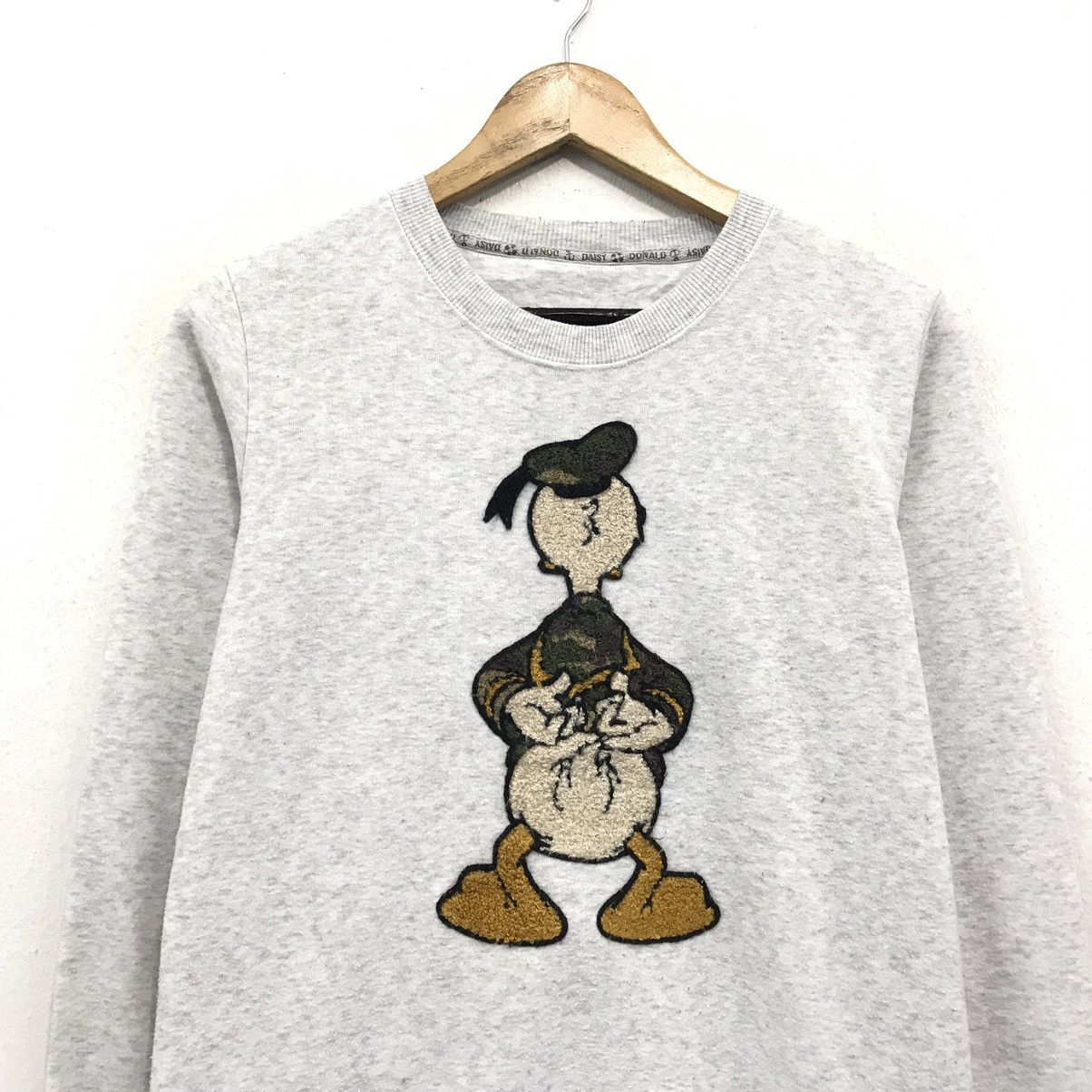 Cartoon Network × Disney × Vintage Vintage Disney Cartoon Donald Duck Camo Design Sweatshirt Size US S / EU 44-46 / 1 - 3 Thumbnail