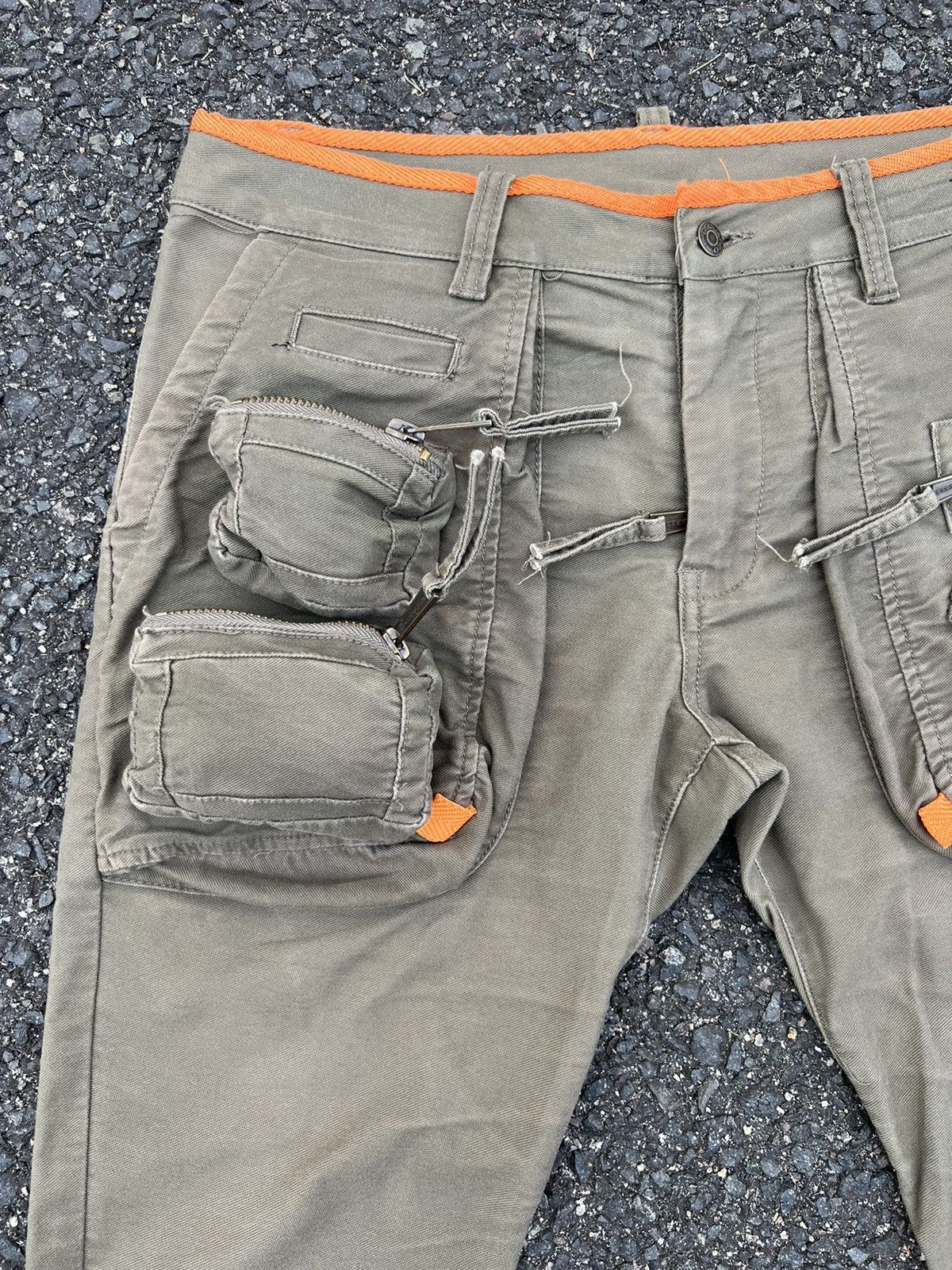 Other DSQUARED2 CARGO PANTS MULITPOCKET GASMASK POCKET STYLE Size US 34 / EU 50 - 4 Thumbnail