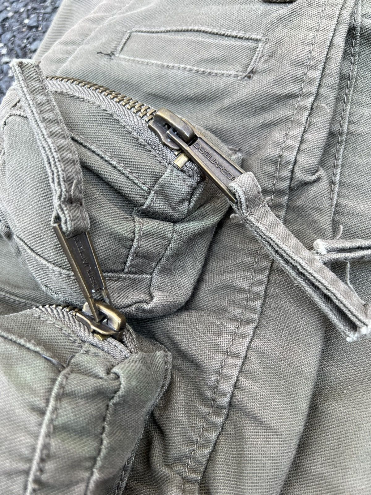Other DSQUARED2 CARGO PANTS MULITPOCKET GASMASK POCKET STYLE Size US 34 / EU 50 - 11 Thumbnail