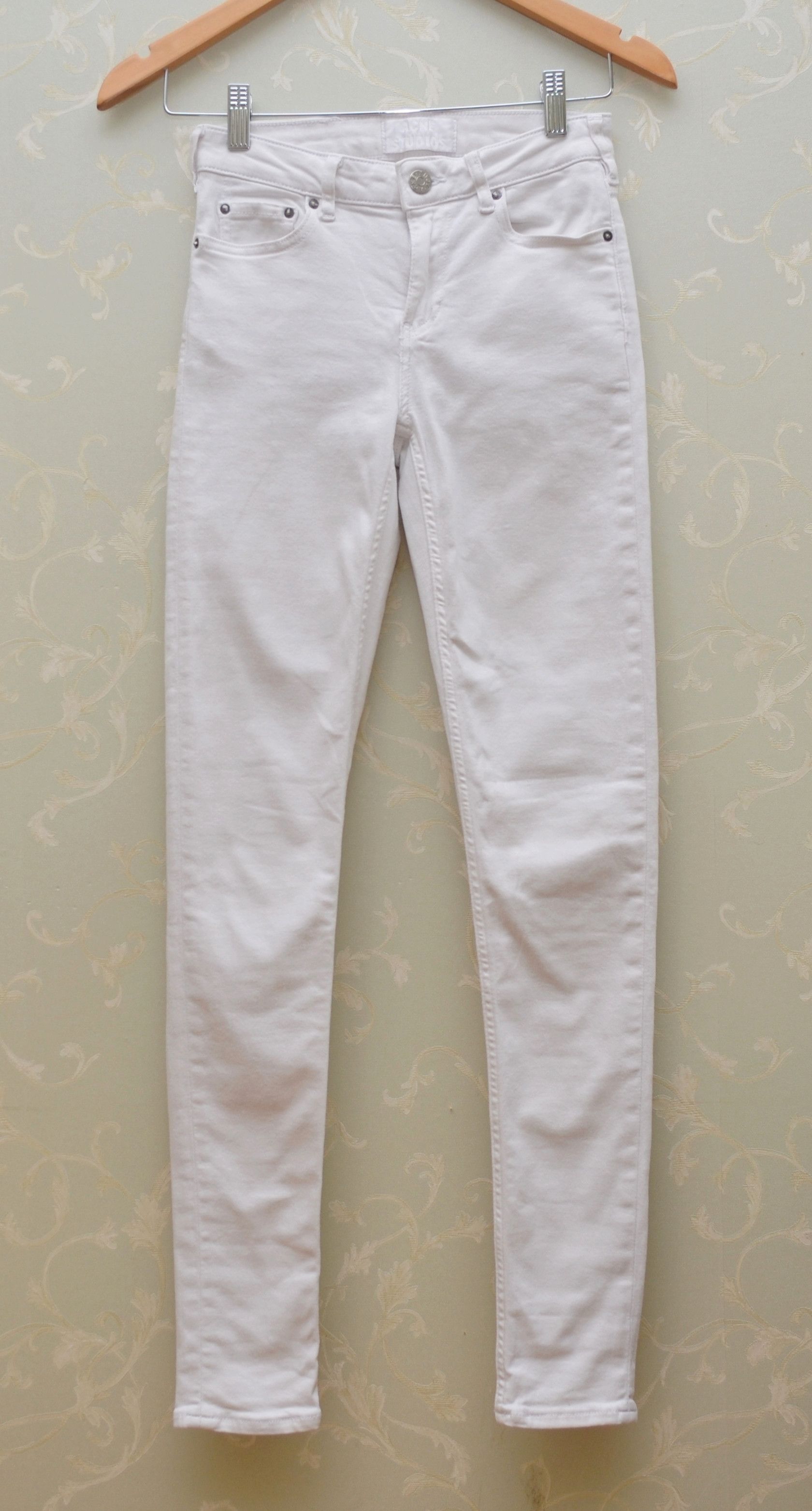 Acne Studios ACNE STUDIOS Skin 5 Optic White Size 26/34 Denim Jeans Size 26" / US 2 / IT 38 - 1 Thumbnail
