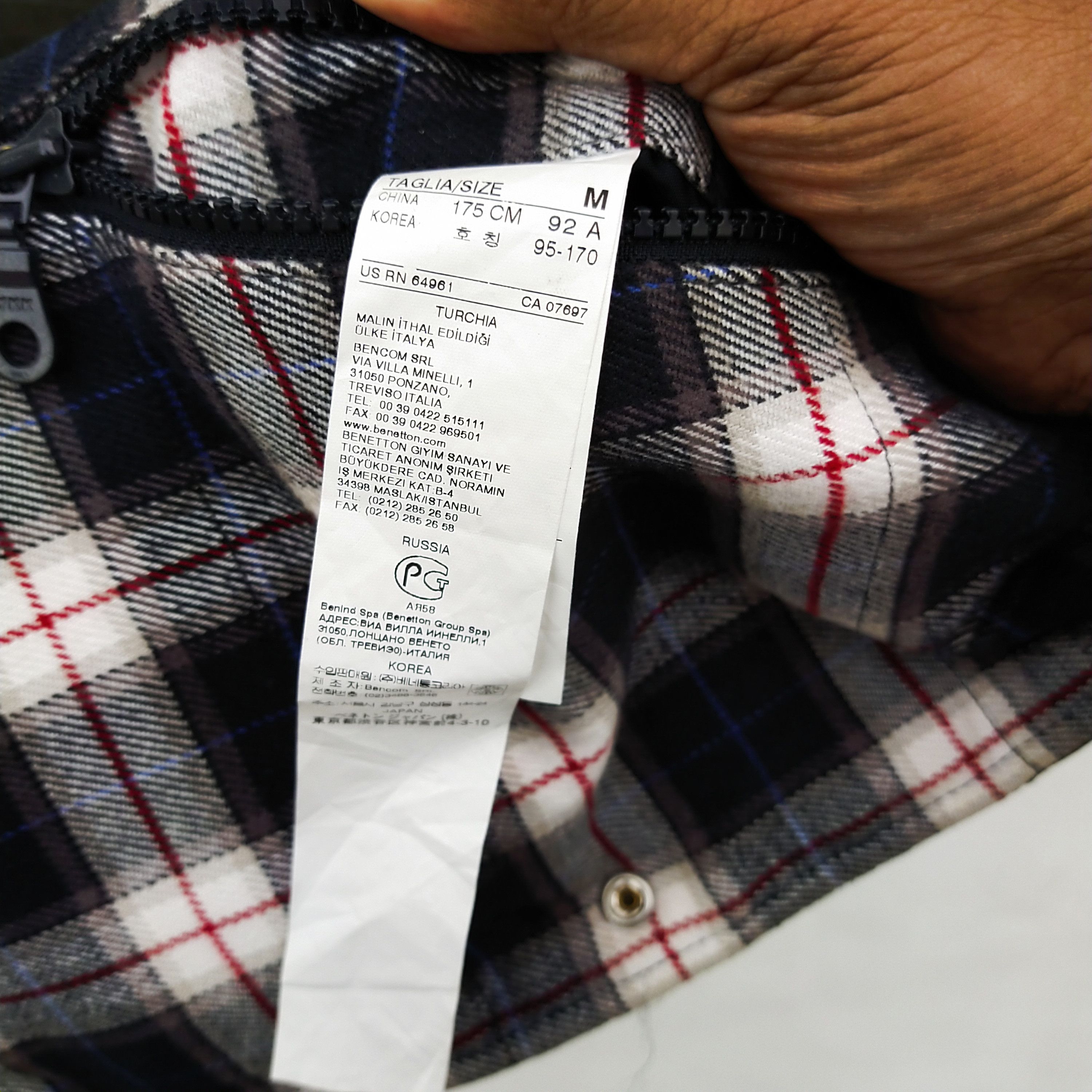 Japanese Brand Sisley Riversible Puffer Vest Big Logo Spellout Size US M / EU 48-50 / 2 - 8 Thumbnail