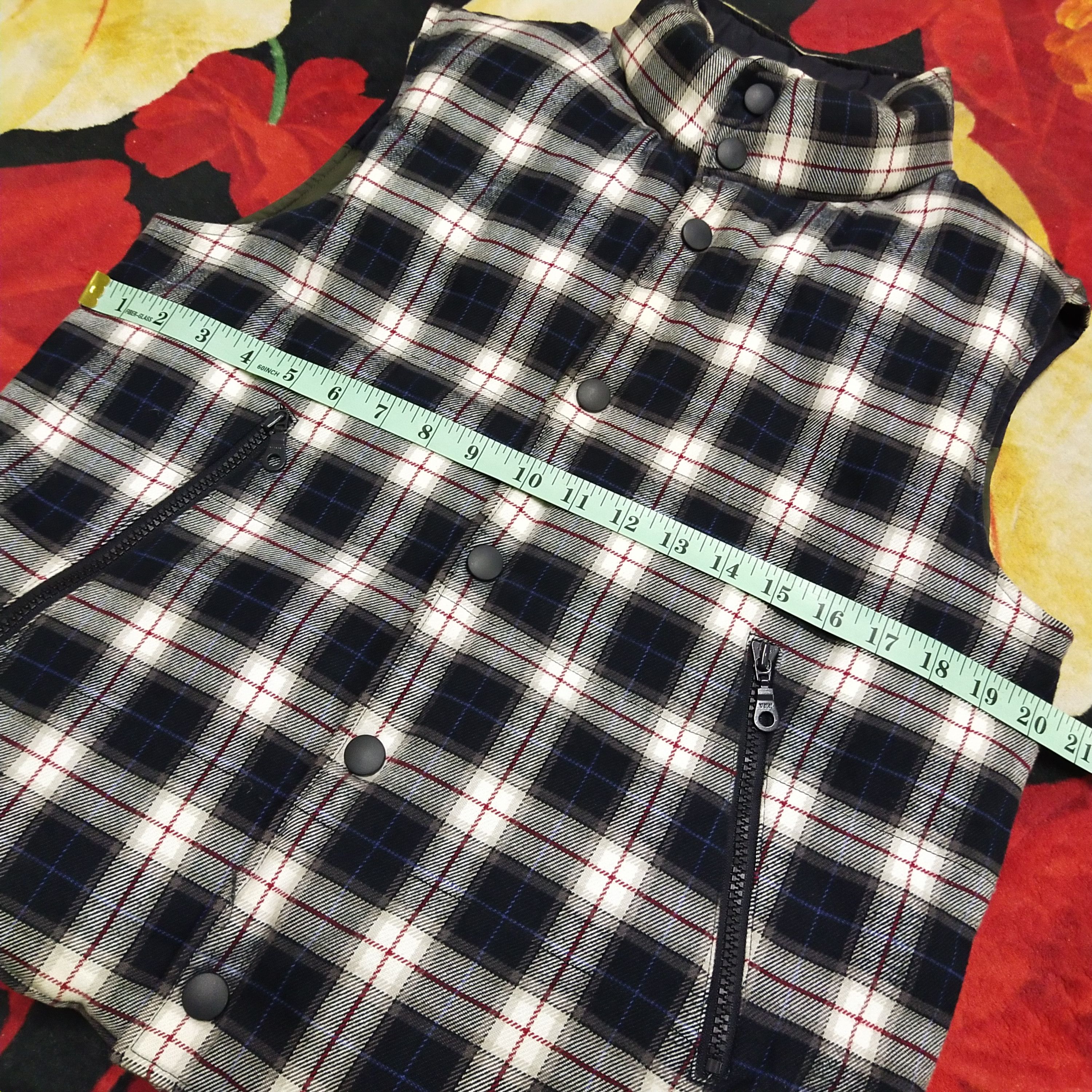Japanese Brand Sisley Riversible Puffer Vest Big Logo Spellout Size US M / EU 48-50 / 2 - 15 Thumbnail